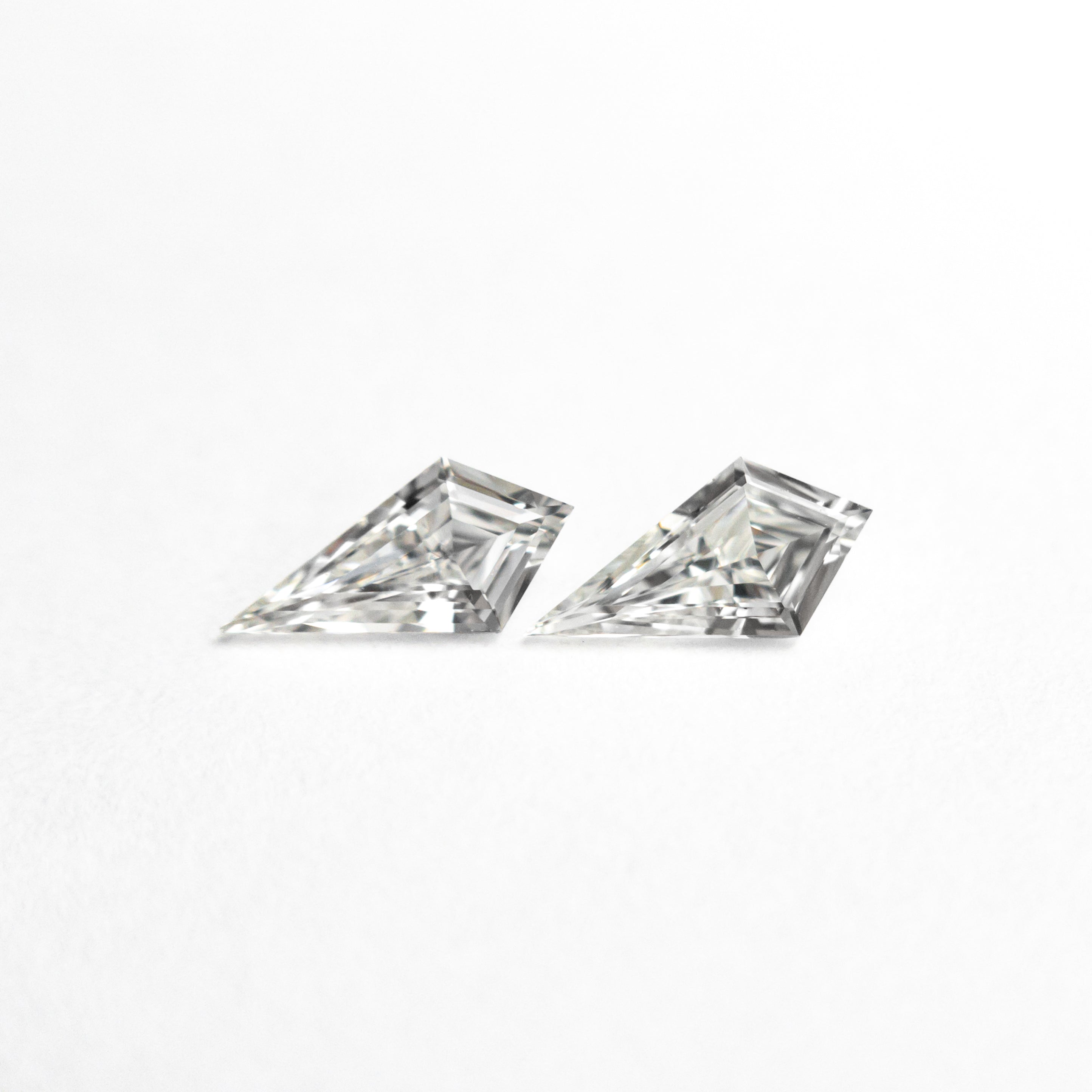 0.25cttw 2pc 5.92x2.93x1.52mm 5.92x3.02x1.42mm G VVS/VS Kite Step Cut Matching Pair 26308 - 01 - Lelya - bespoke engagement and wedding rings made in Scotland, UK
