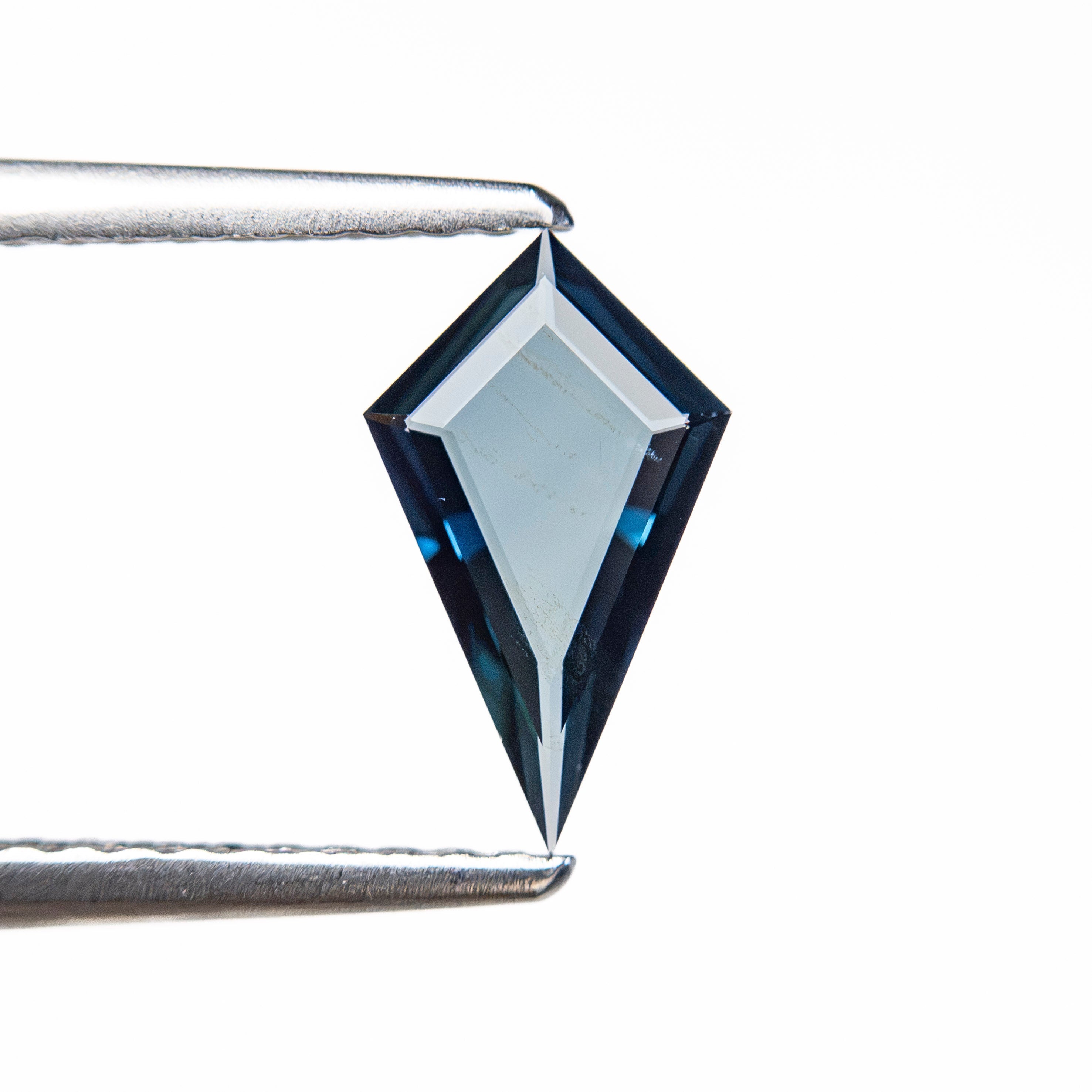 0.46ct 9.37x5.50x1.26mm Kite Portrait Cut Sapphire 27730-05 - Lelya - bespoke engagement and wedding rings made in Scotland, UK
