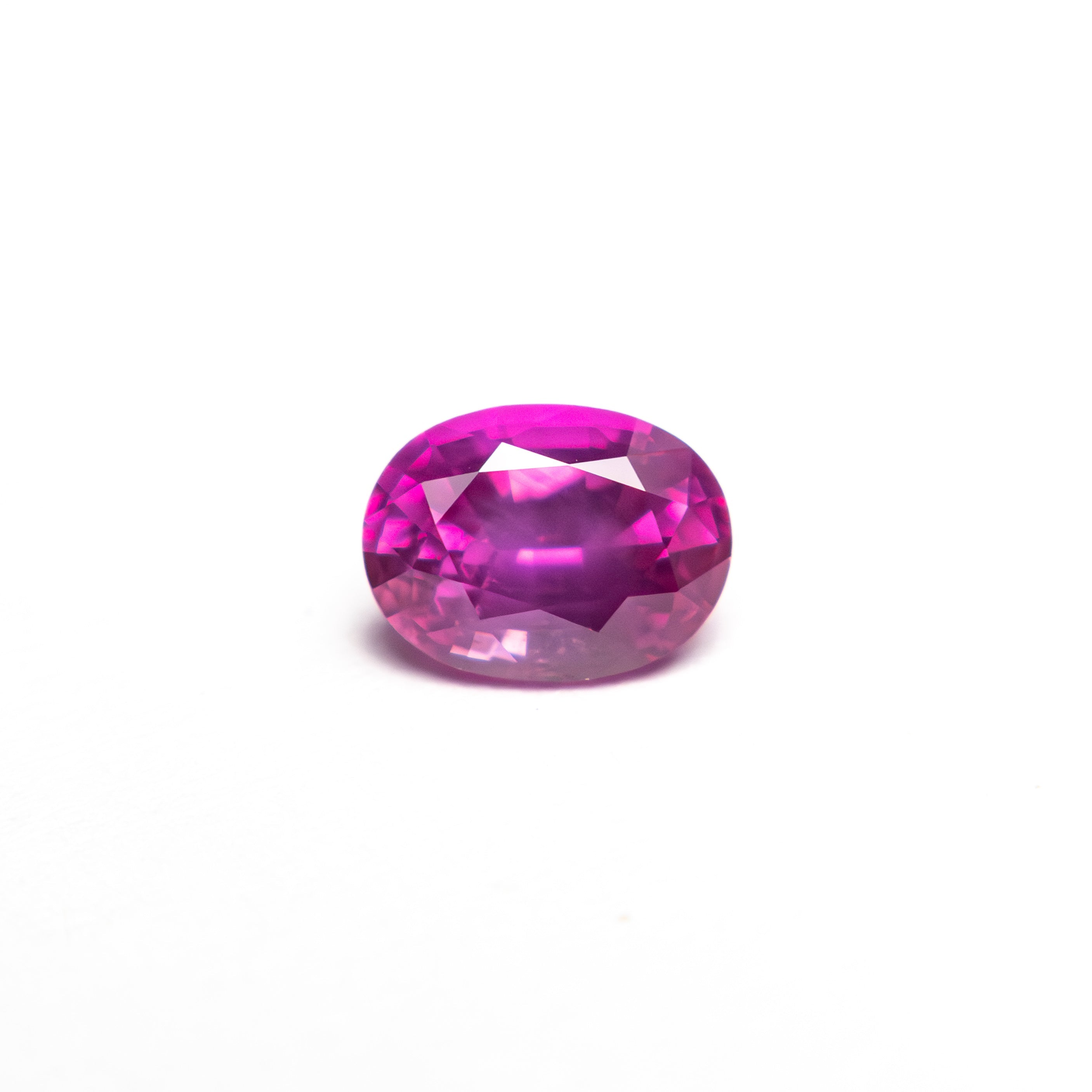 0.65ct 5.85x4.40x3.09mm Oval Brilliant Sapphire 27955 - 10 - Lelya - bespoke engagement and wedding rings made in Scotland, UK