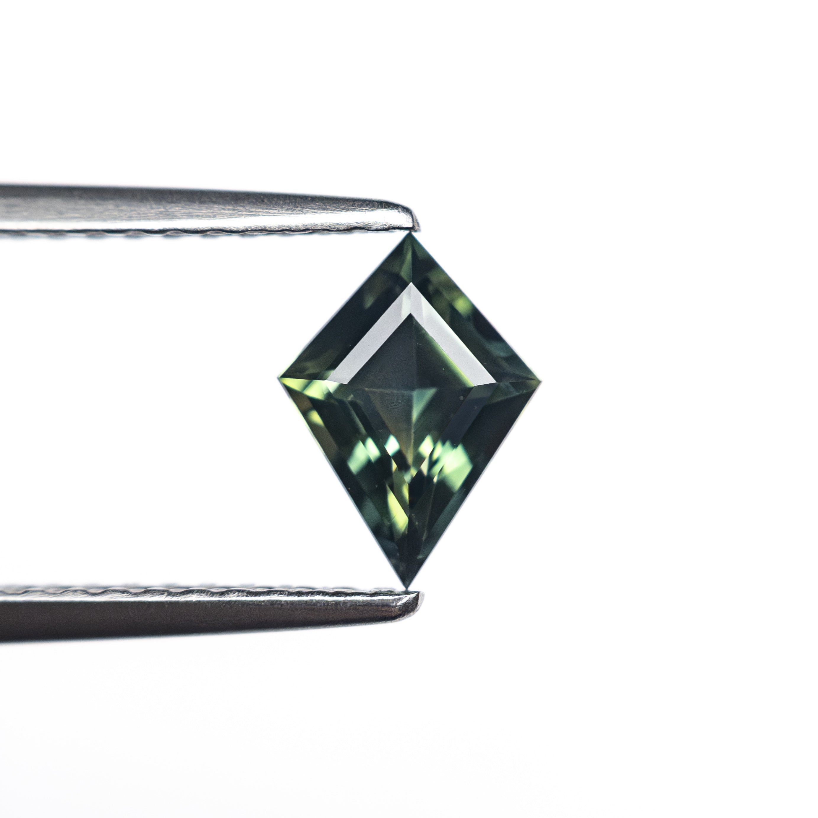 0.66ct 7.66x4.86x3.08mm Kite Step Cut Sapphire 27336 - 24 - Lelya - bespoke engagement and wedding rings made in Scotland, UK