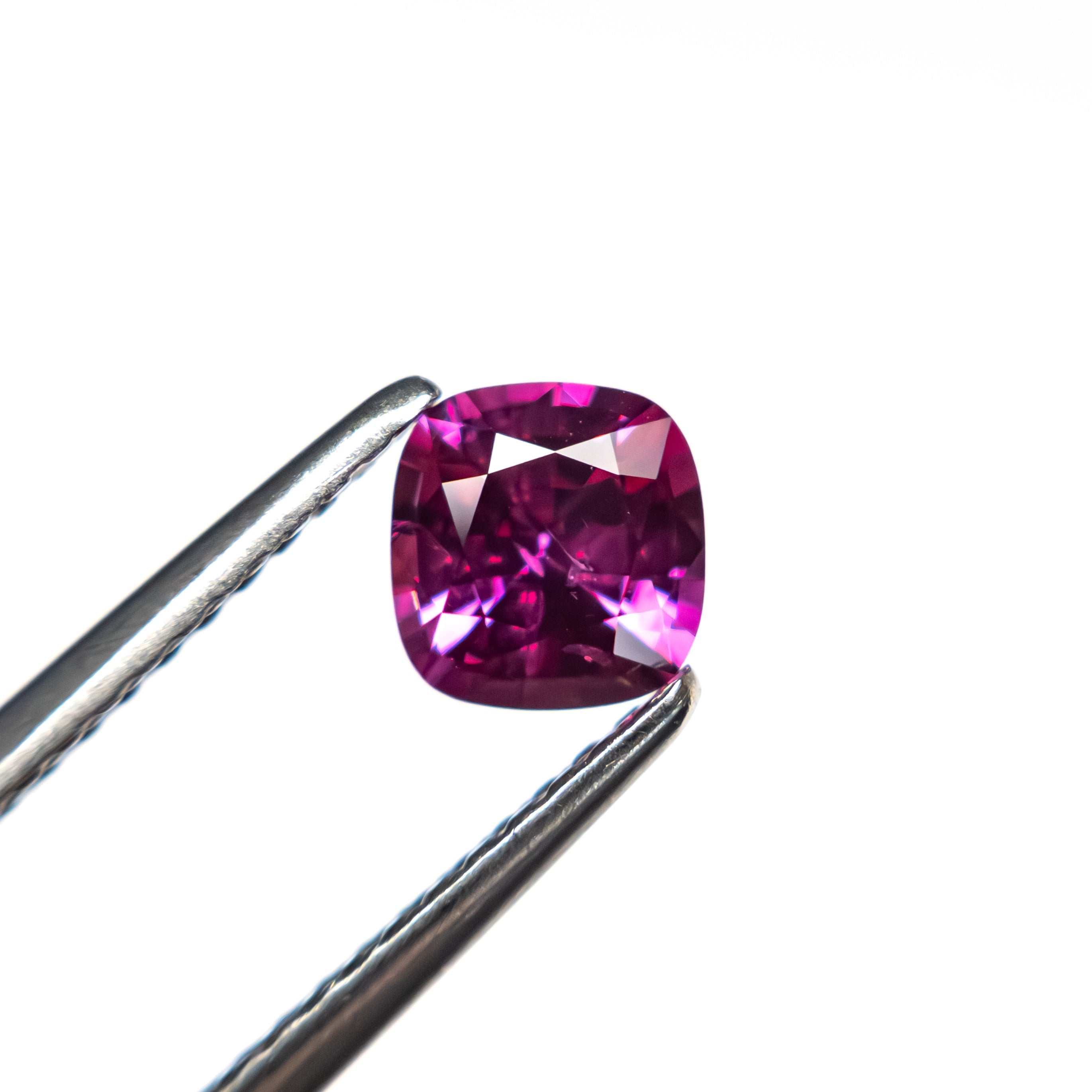 0.67ct 5.14x4.94x3.21mm Cushion Brilliant Sapphire 27955 - 18 - Lelya - bespoke engagement and wedding rings made in Scotland, UK