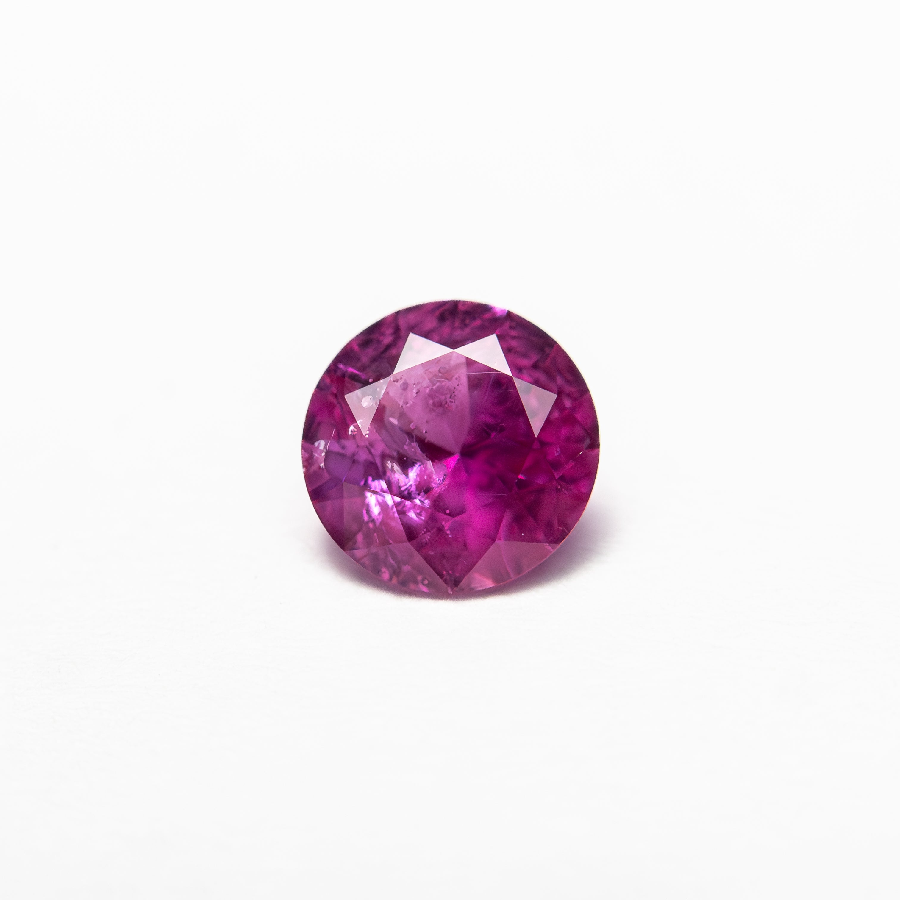 0.68ct 5.53x5.51x3.21mm Round Brilliant Sapphire 27957 - 26 - Lelya - bespoke engagement and wedding rings made in Scotland, UK