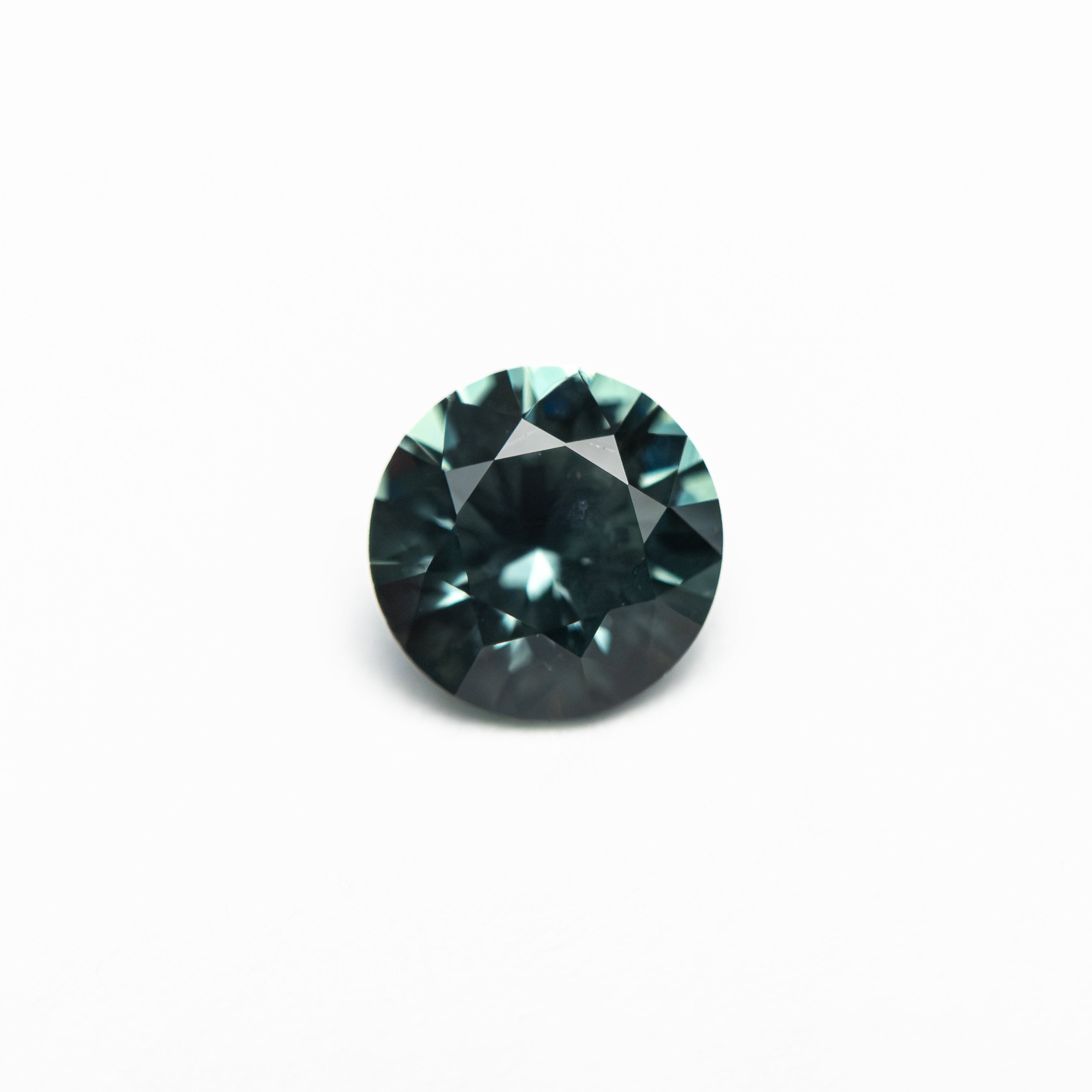 0.70ct 5.40x5.37x3.29mm Round Brilliant Sapphire 26526-09 - Lelya - bespoke engagement and wedding rings made in Scotland, UK