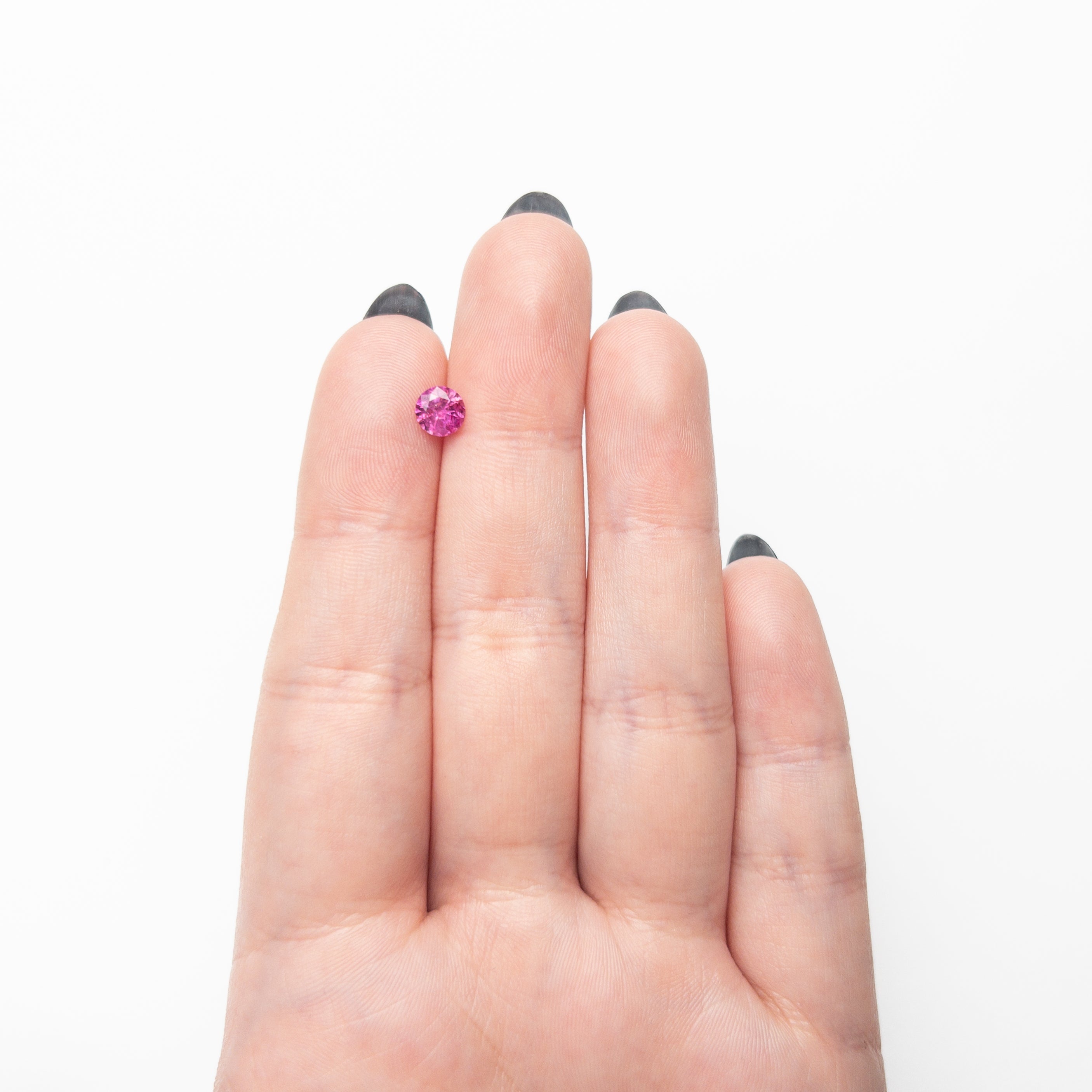 0.71ct 5.53x5.51x3.36mm Round Brilliant Sapphire 27957 - 23 - Lelya - bespoke engagement and wedding rings made in Scotland, UK