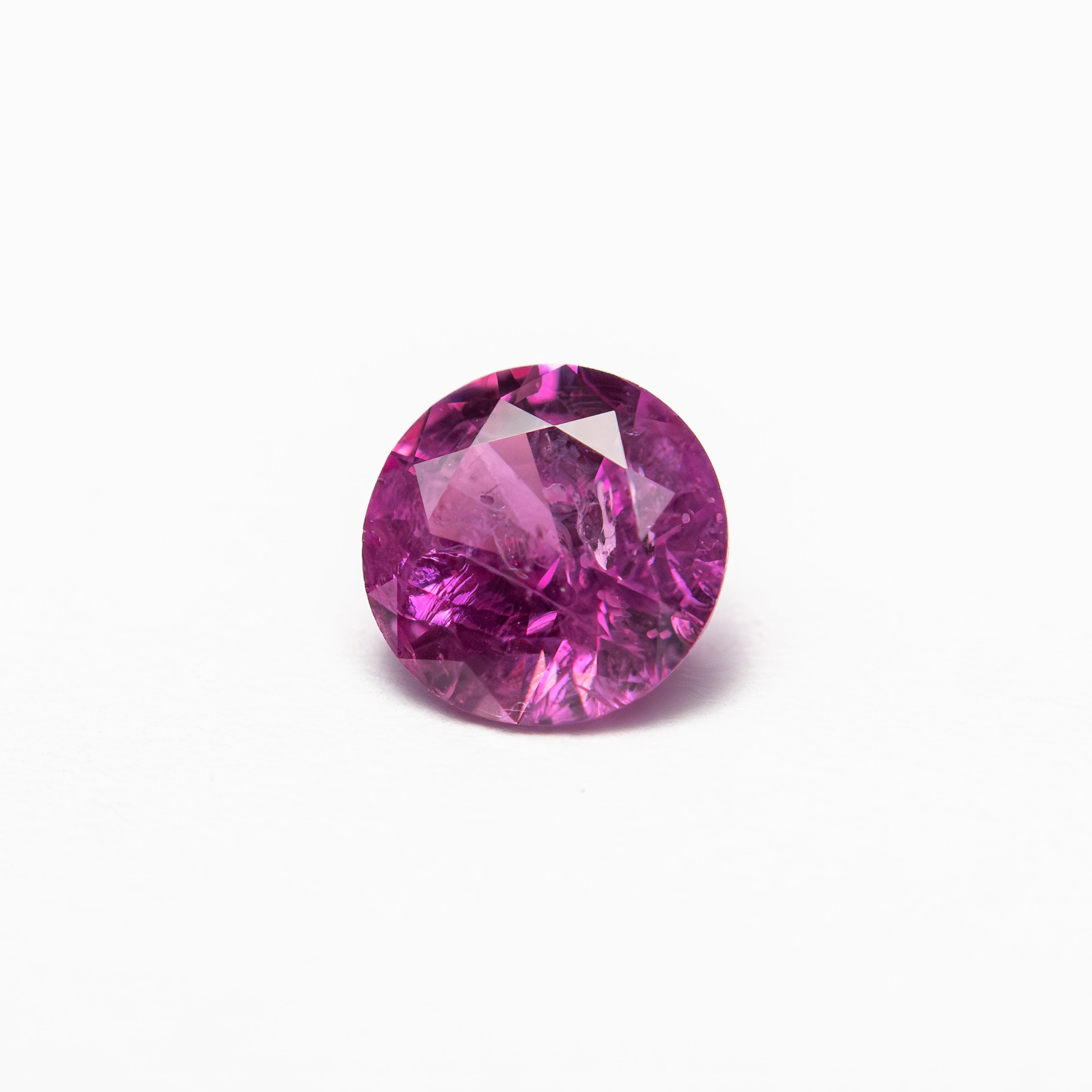 0.71ct 5.53x5.51x3.36mm Round Brilliant Sapphire 27957 - 23 - Lelya - bespoke engagement and wedding rings made in Scotland, UK