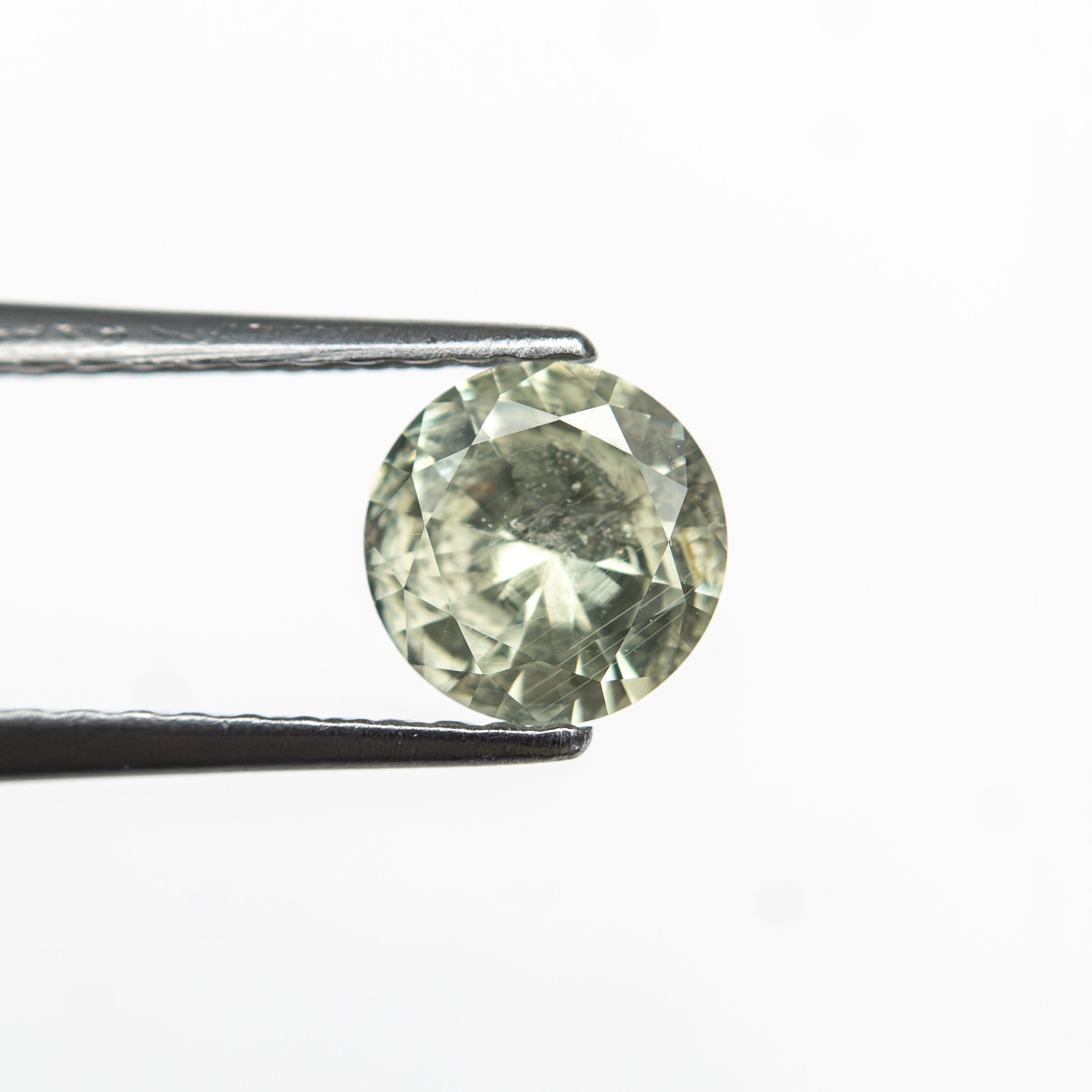 0.73ct 5.56x5.53x3.28mm Round Brilliant Sapphire 26134-18 - Lelya - bespoke engagement and wedding rings made in Scotland, UK