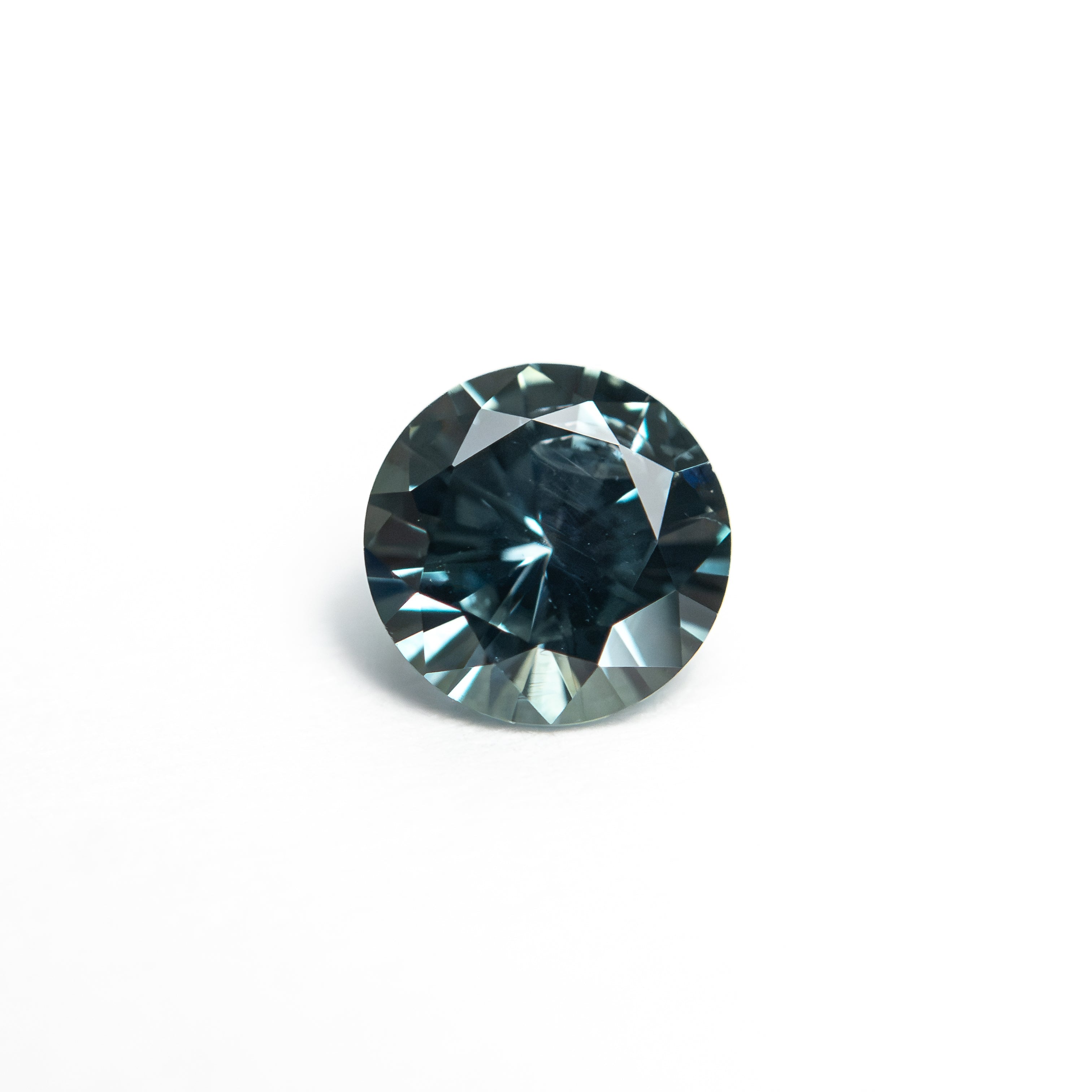 0.75ct 5.54x5.53x3.42mm Round Brilliant Sapphire 26134-13 - Lelya - bespoke engagement and wedding rings made in Scotland, UK