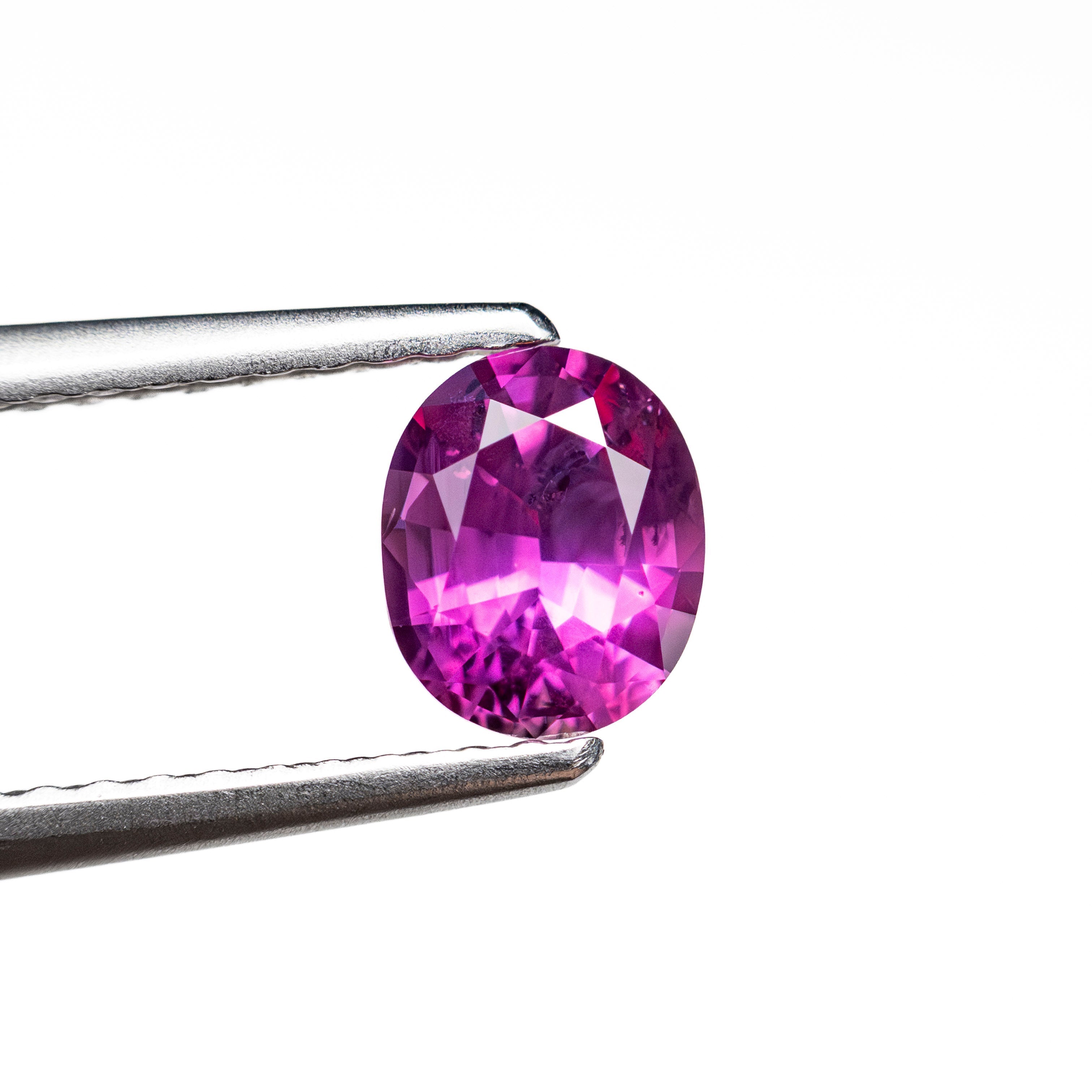 0.79ct 5.99x4.93x3.38mm Oval Brilliant Sapphire 27956 - 07 - Lelya - bespoke engagement and wedding rings made in Scotland, UK