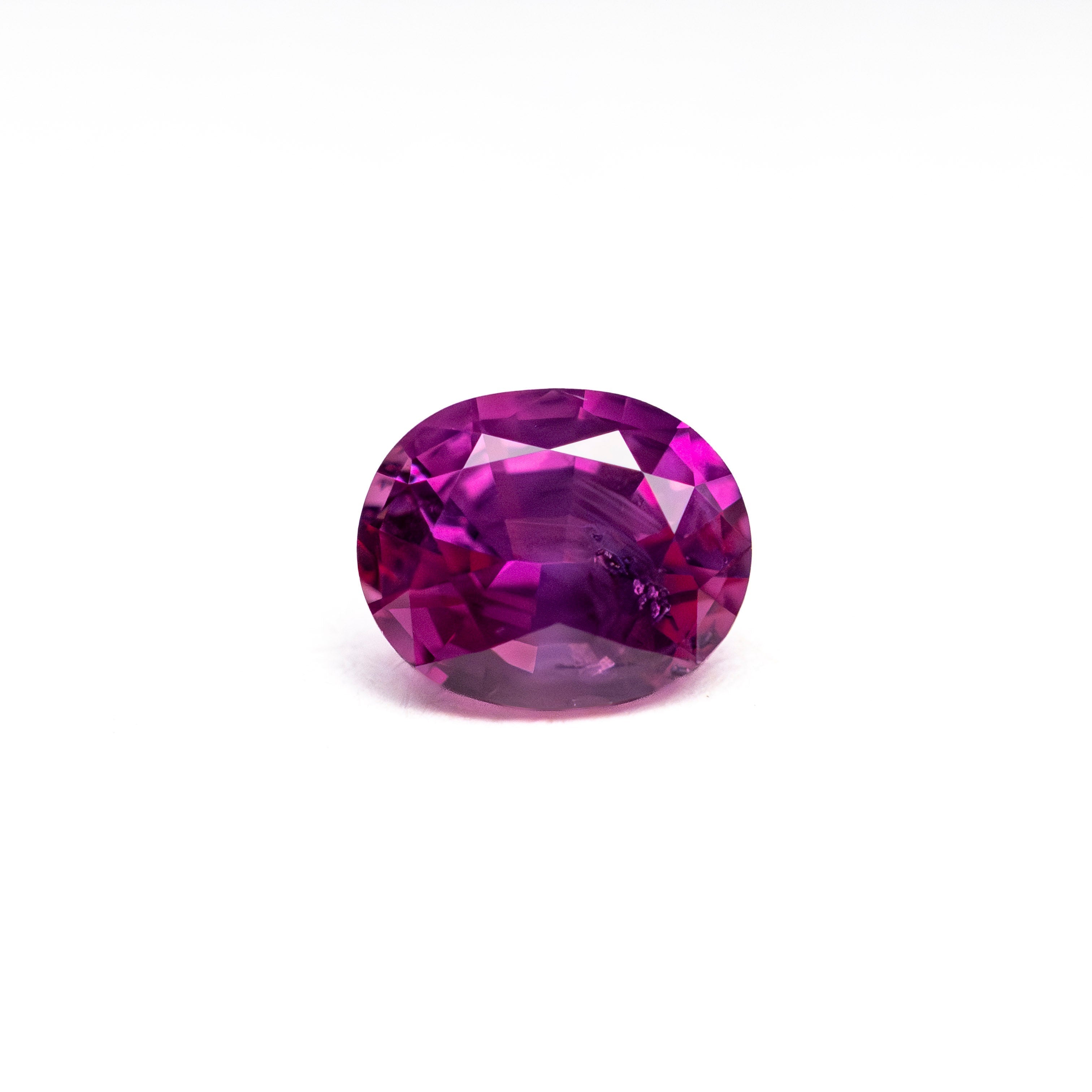 0.79ct 5.99x4.93x3.38mm Oval Brilliant Sapphire 27956 - 07 - Lelya - bespoke engagement and wedding rings made in Scotland, UK
