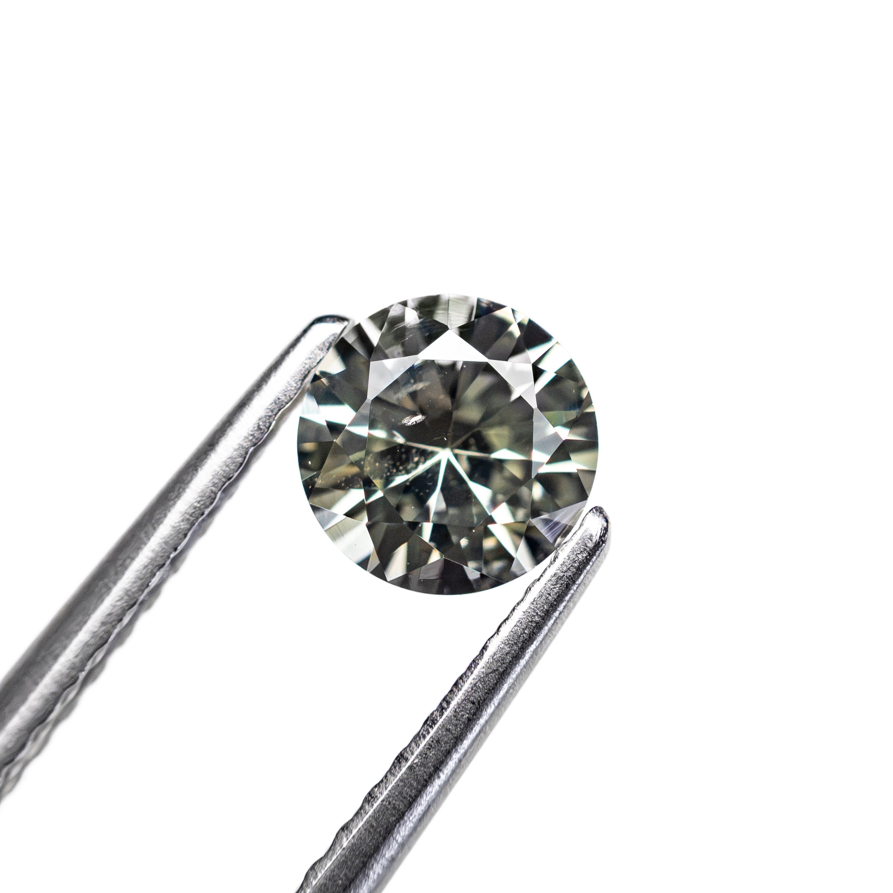 0.80ct 5.55x5.56x2.36mm Round Brilliant Sapphire 26134-17 - Lelya - bespoke engagement and wedding rings made in Scotland, UK