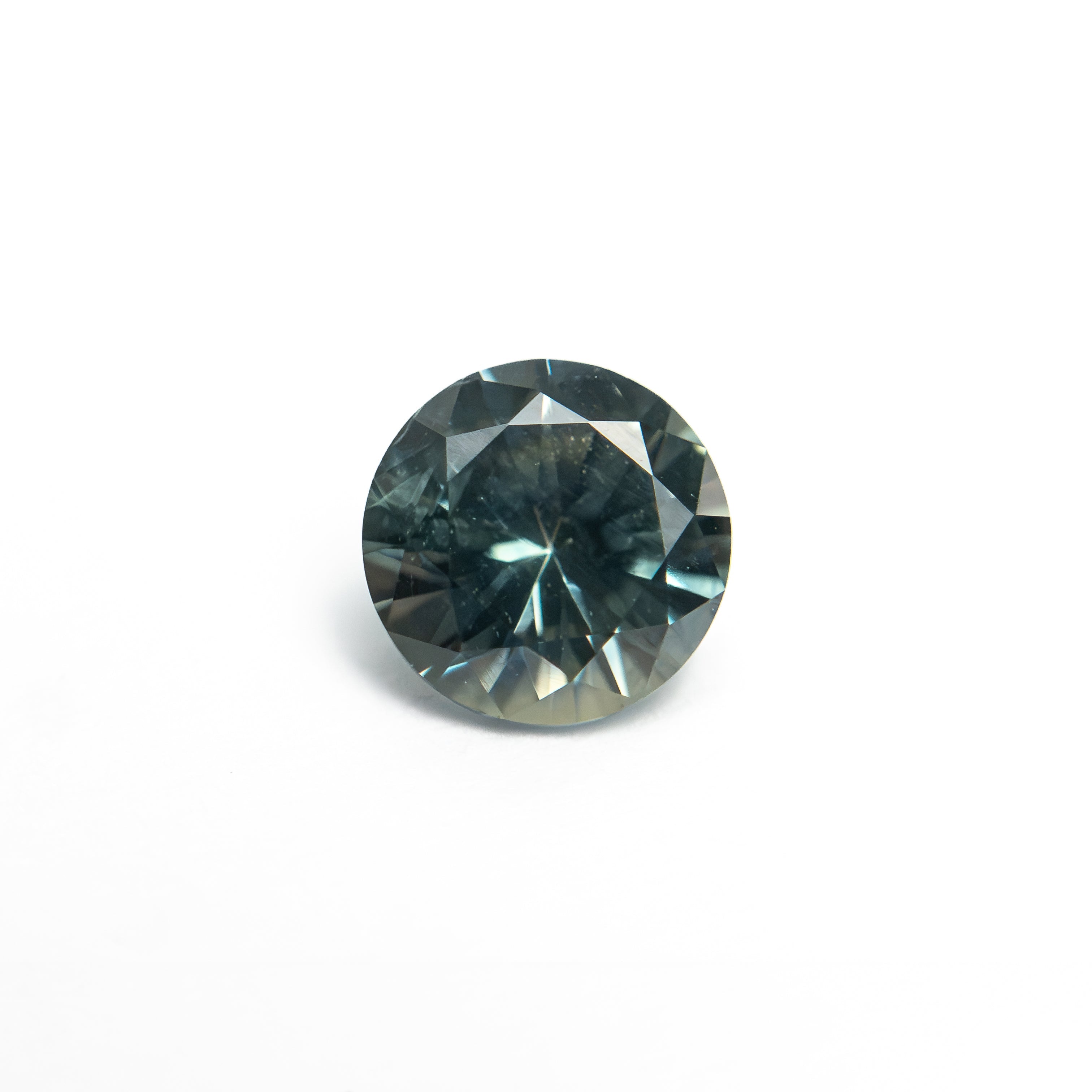 0.81ct 5.54x5.51x3.56mm Round Brilliant Sapphire 26134-24 - Lelya - bespoke engagement and wedding rings made in Scotland, UK