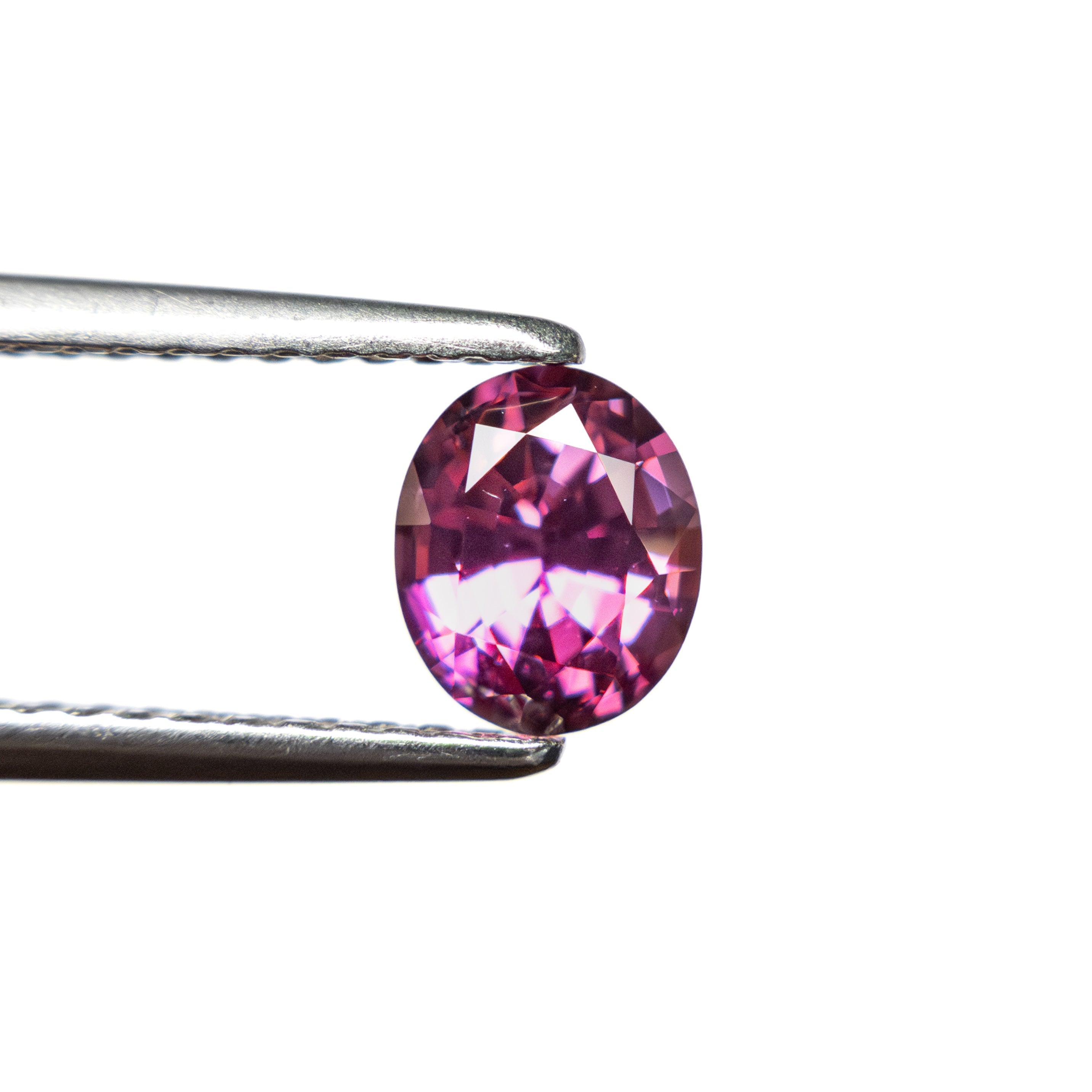 0.83ct 6.04x5.07x3.46mm Oval Brilliant Sapphire 27955 - 14 - Lelya - bespoke engagement and wedding rings made in Scotland, UK