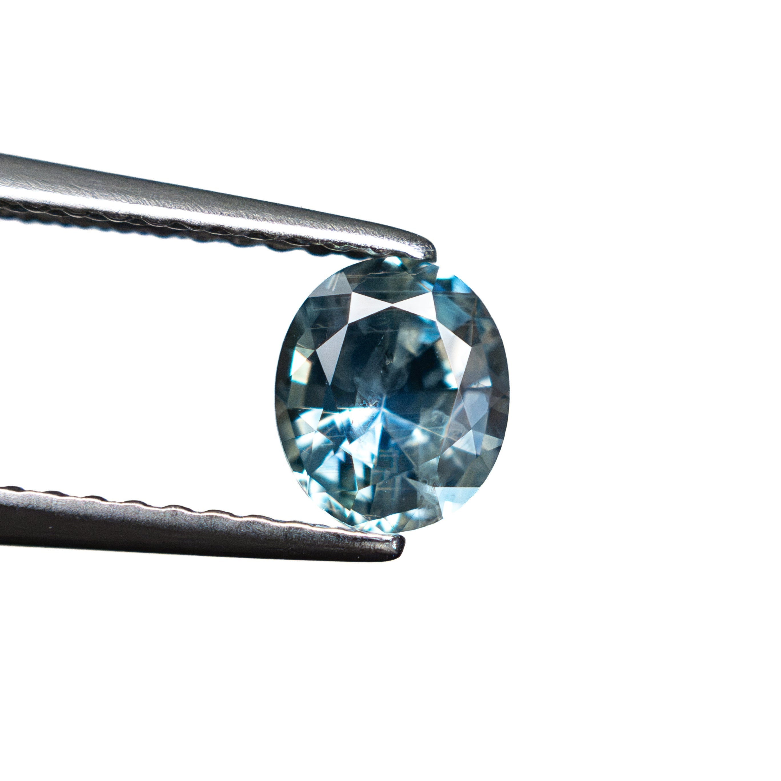 0.86ct 5.99x5.13x3.62mm Oval Brilliant Sapphire 26158-05 - Lelya - bespoke engagement and wedding rings made in Scotland, UK