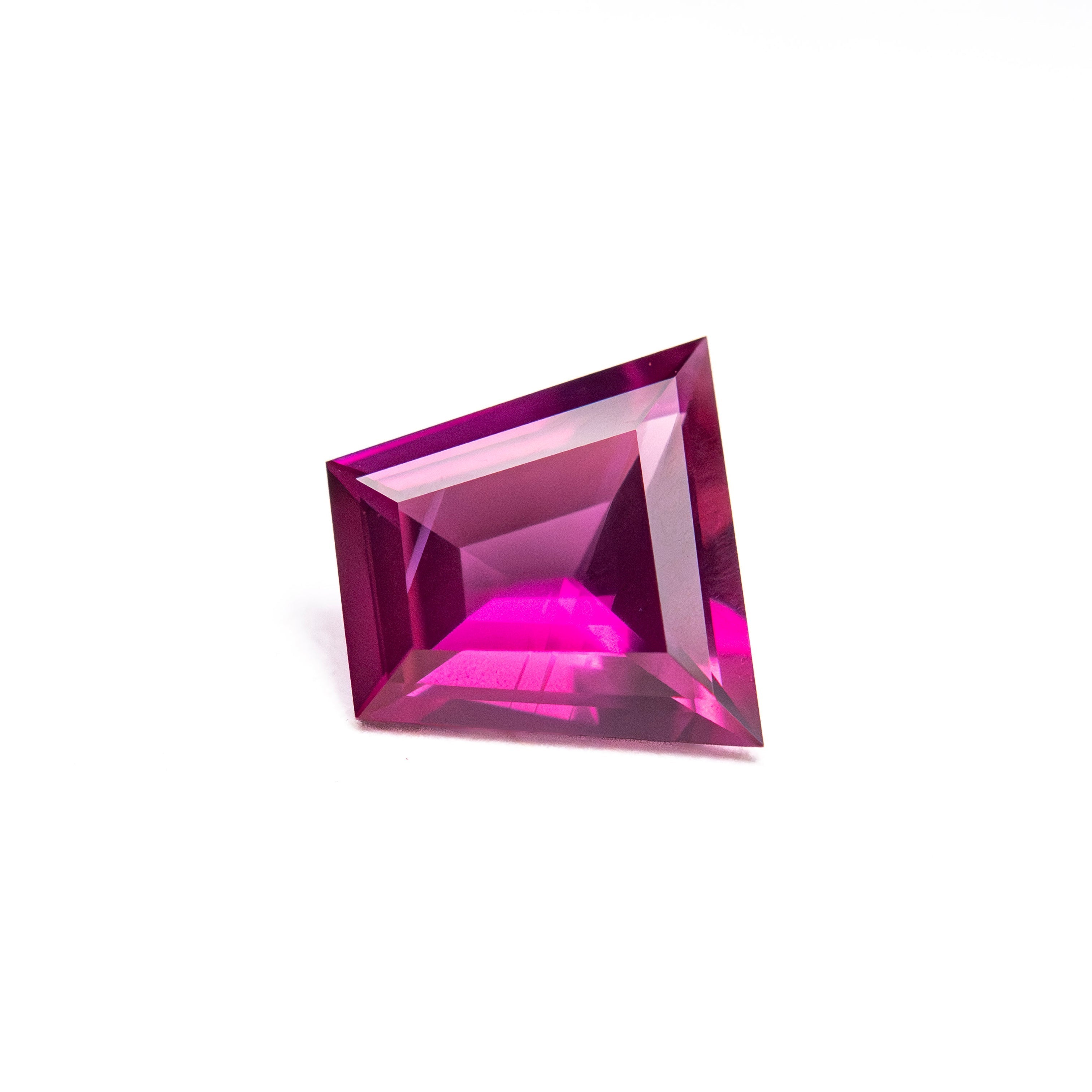 0.93ct 6.01x6.36x3.06mm Trapezoid Step Cut Sapphire 27955 - 07 - Lelya - bespoke engagement and wedding rings made in Scotland, UK