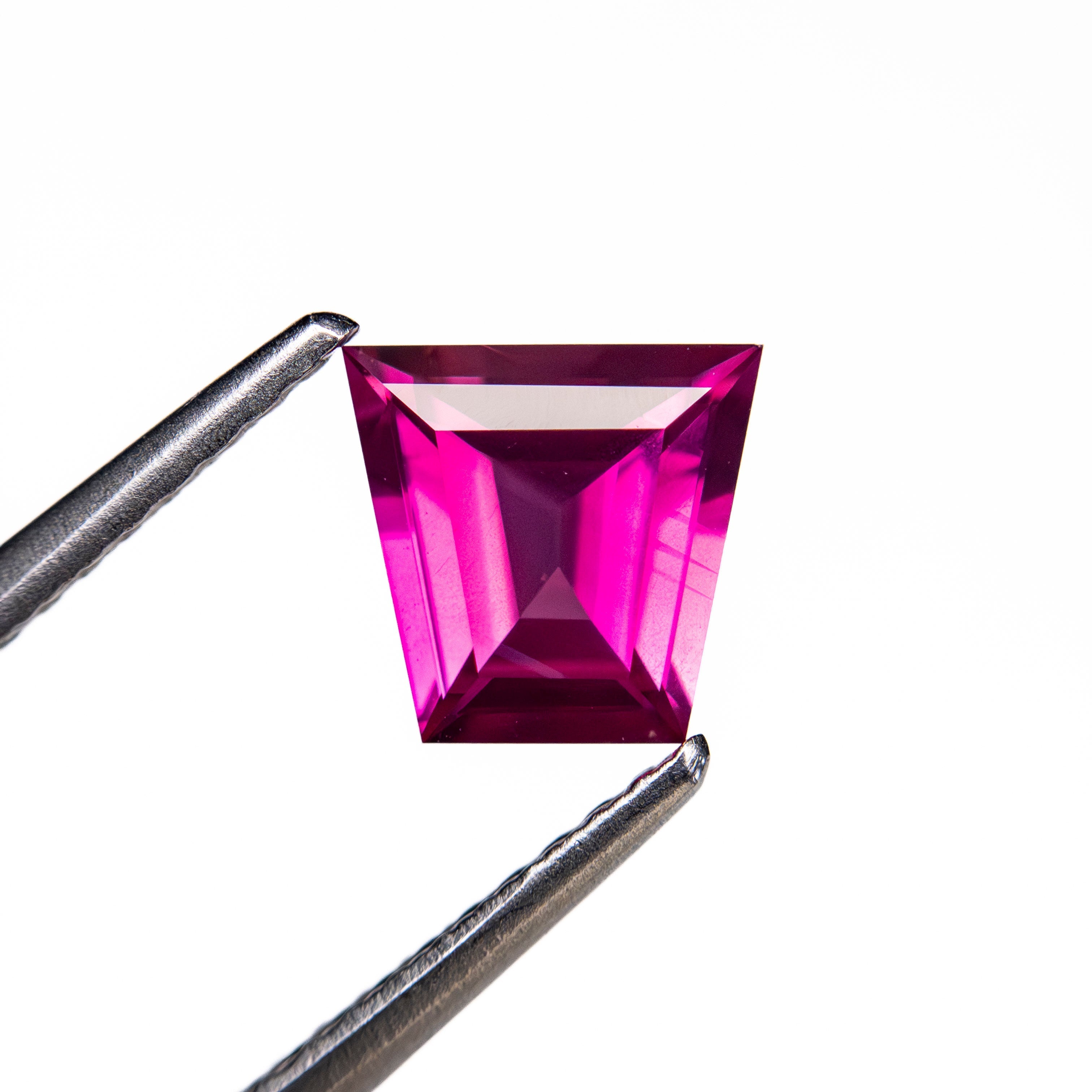 0.93ct 6.01x6.36x3.06mm Trapezoid Step Cut Sapphire 27955 - 07 - Lelya - bespoke engagement and wedding rings made in Scotland, UK
