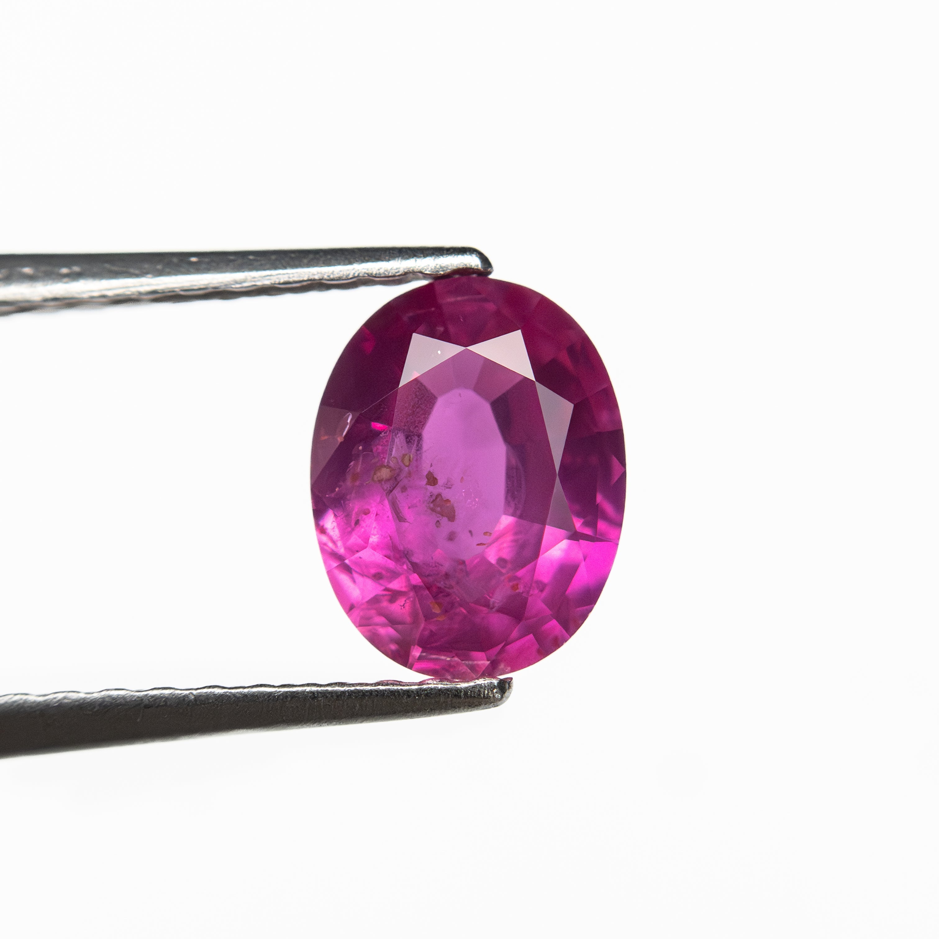 0.99ct 7.05x5.52x3.01mm Oval Brilliant Sapphire 27957 - 29 - Lelya - bespoke engagement and wedding rings made in Scotland, UK