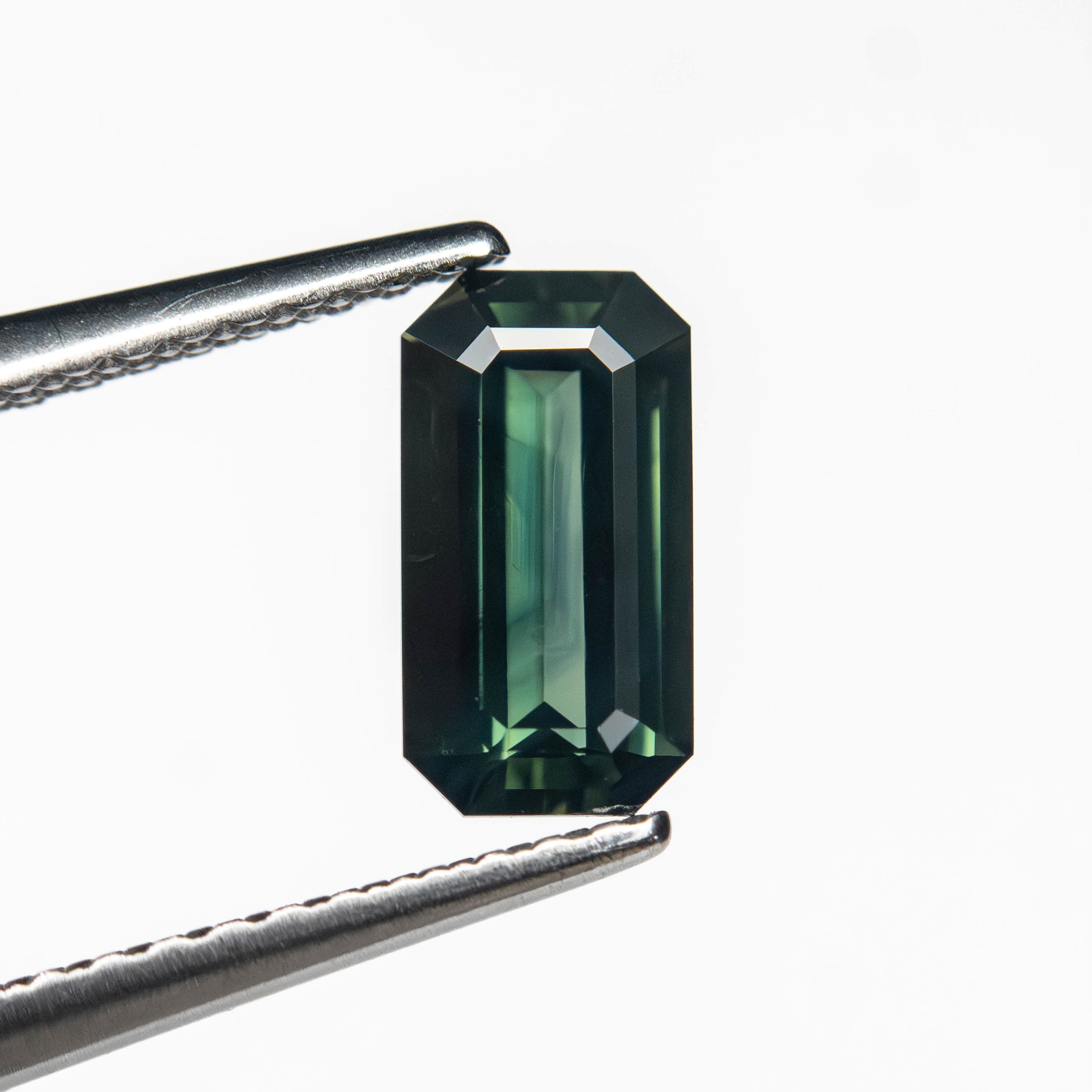 0.99ct 7.89x4.20x2.78mm Cut Corner Rectangle Steph Cut Sapphire 27329 - 05 - Lelya - bespoke engagement and wedding rings made in Scotland, UK