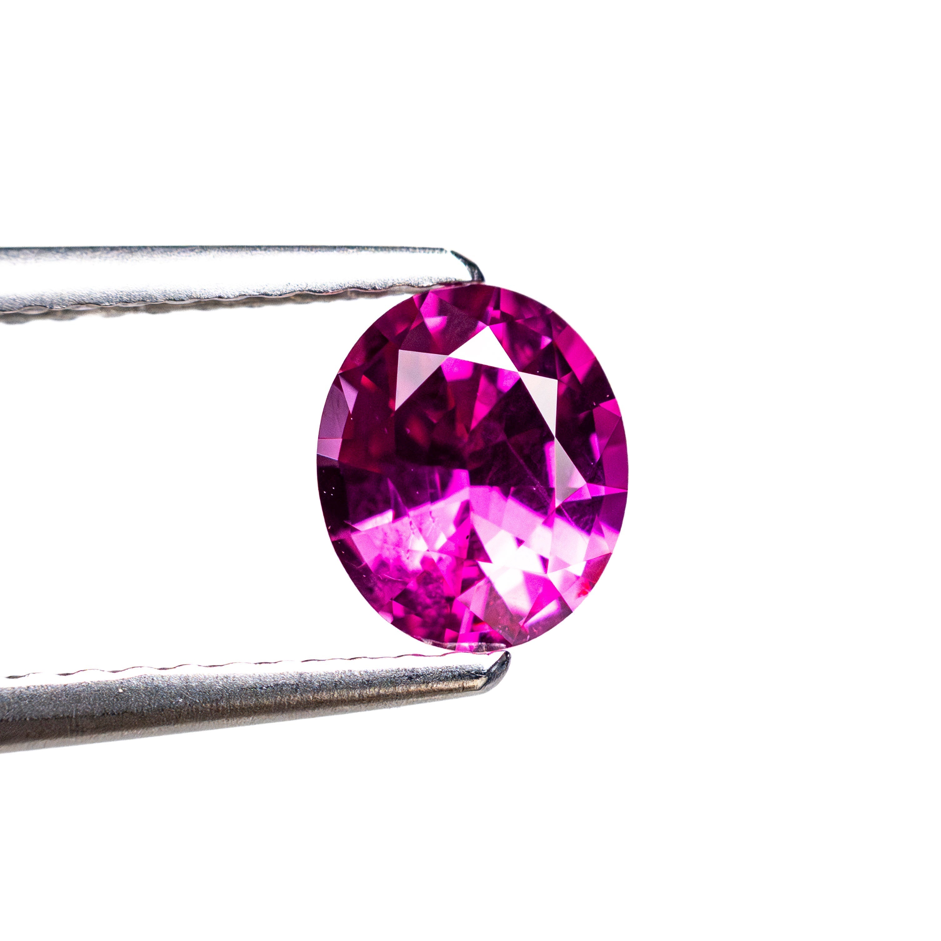 1.00ct 6.52x5.52x3.60mm Oval Brilliant Sapphire 27955 - 04 - Lelya - bespoke engagement and wedding rings made in Scotland, UK