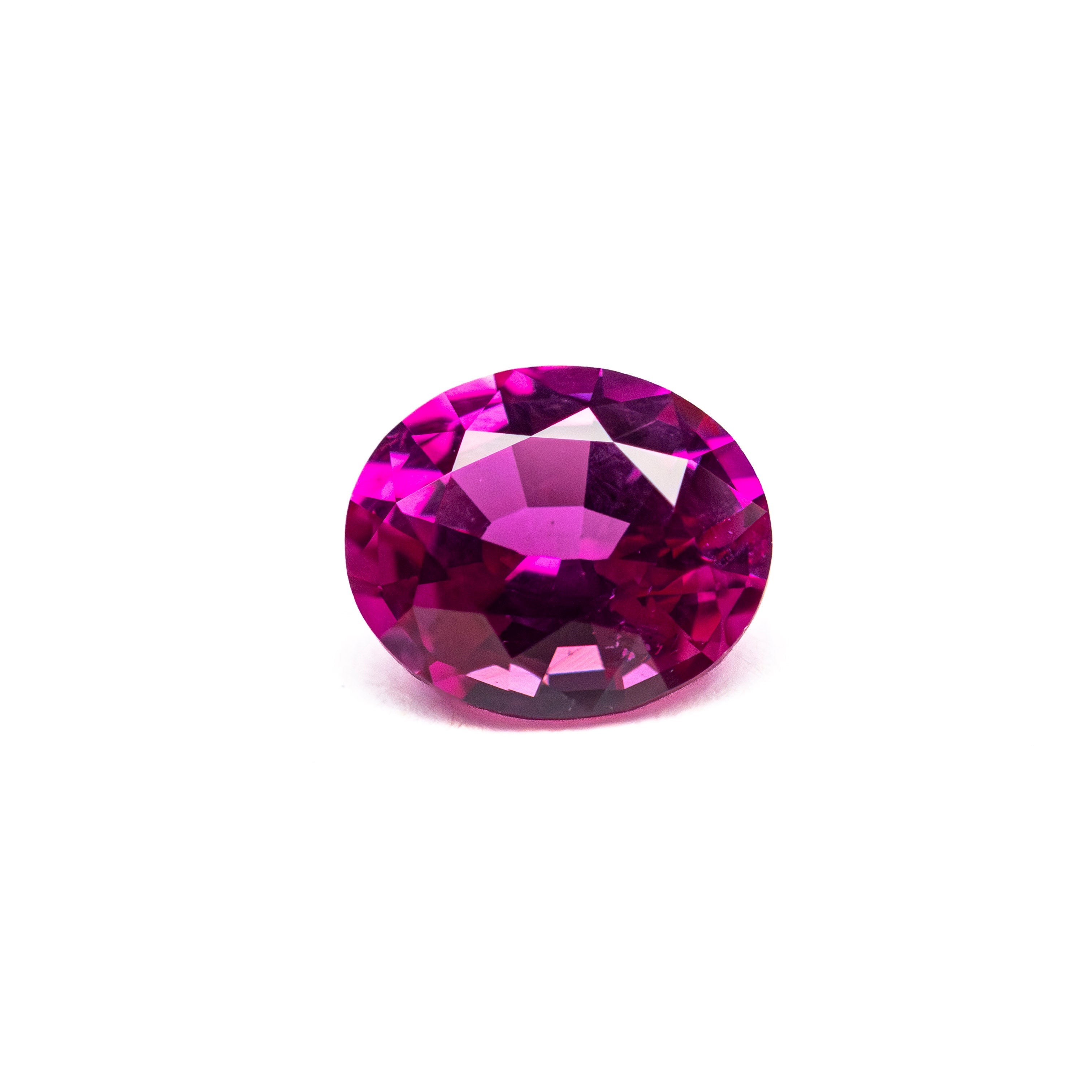 1.00ct 6.52x5.52x3.60mm Oval Brilliant Sapphire 27955 - 04 - Lelya - bespoke engagement and wedding rings made in Scotland, UK