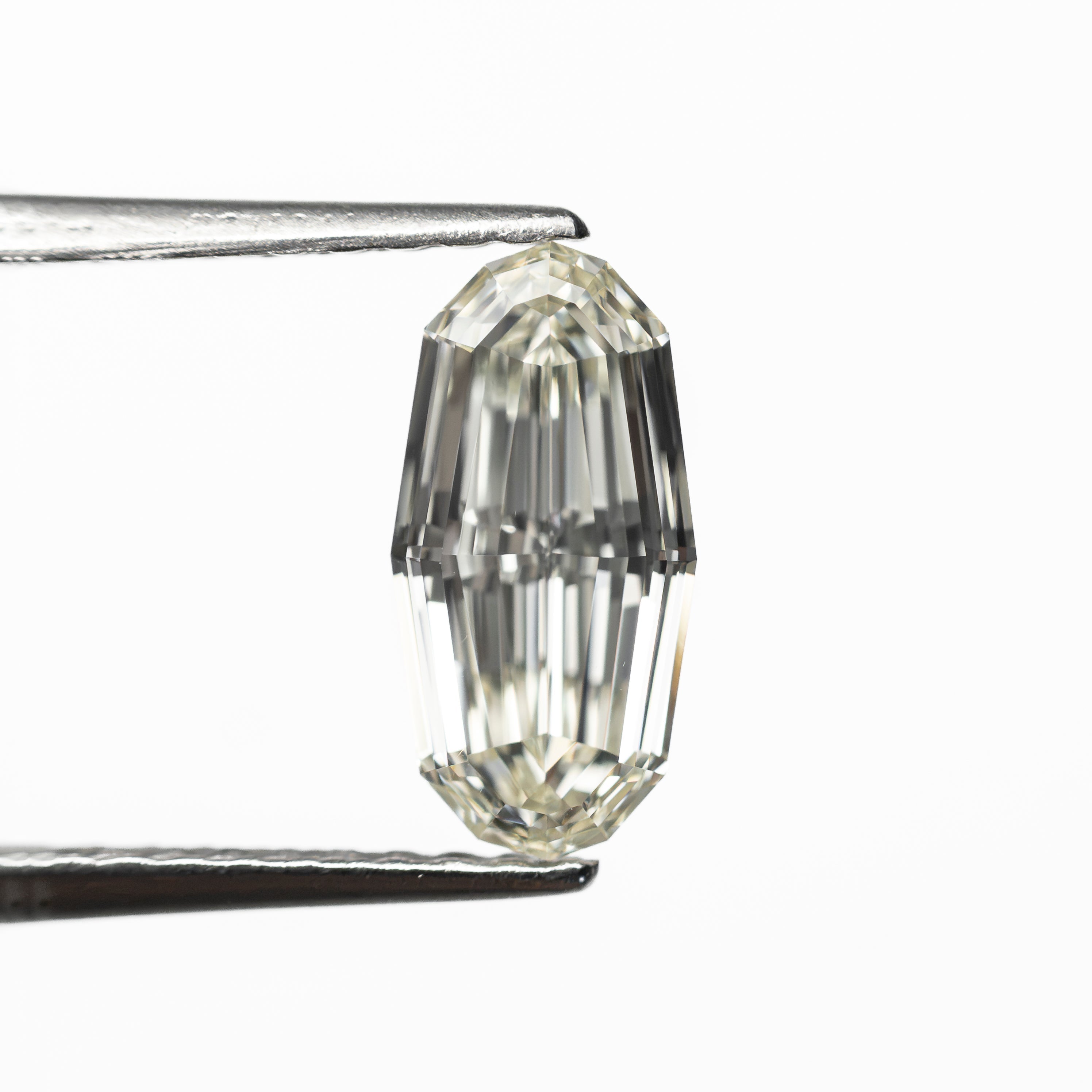 1.00ct 9.15x4.51x2.88mm GIA VVSI K Geo Oval Step Cut 28330-01 - Lelya - bespoke engagement and wedding rings made in Scotland, UK