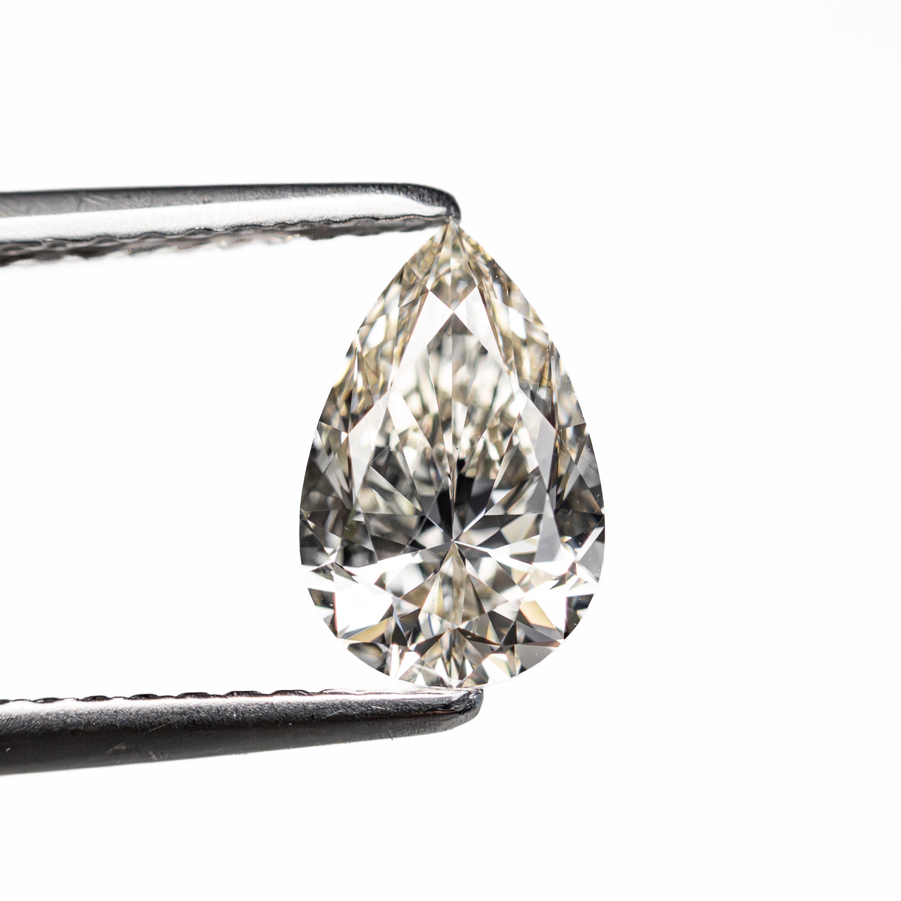 1.01ct 8.58x5.54x3.50mm VS2 L Pear Brilliant 🇨🇦 28313-15 - Lelya - bespoke engagement and wedding rings made in Scotland, UK