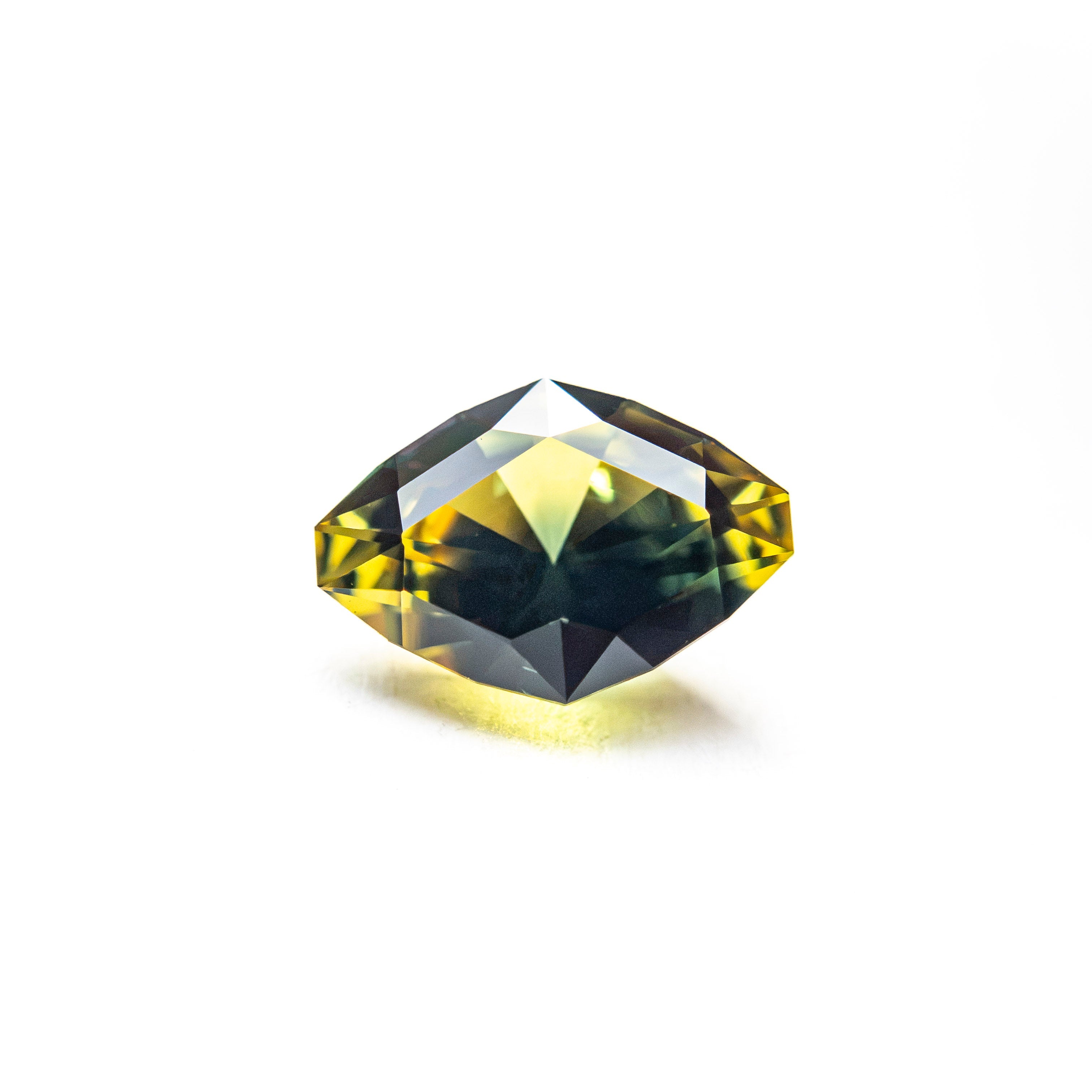 1.02ct 7.35x5.15x3.94mm Geo Marquise Brilliant Sapphire 27766-14 - Lelya - bespoke engagement and wedding rings made in Scotland, UK