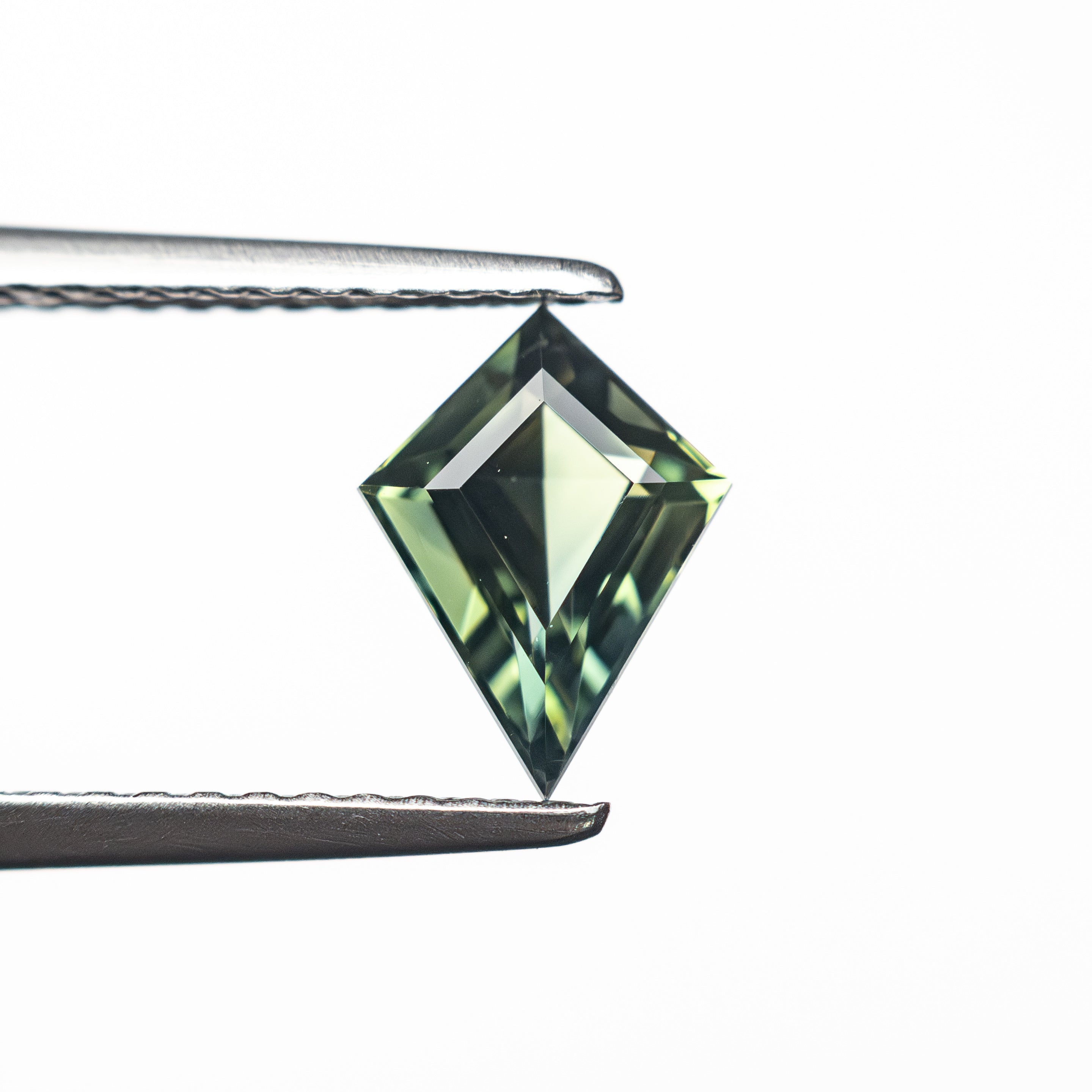 1.02ct 8.39x6.25x3.61mm Kite Step Cut Sapphire 27138 - 03 - Lelya - bespoke engagement and wedding rings made in Scotland, UK