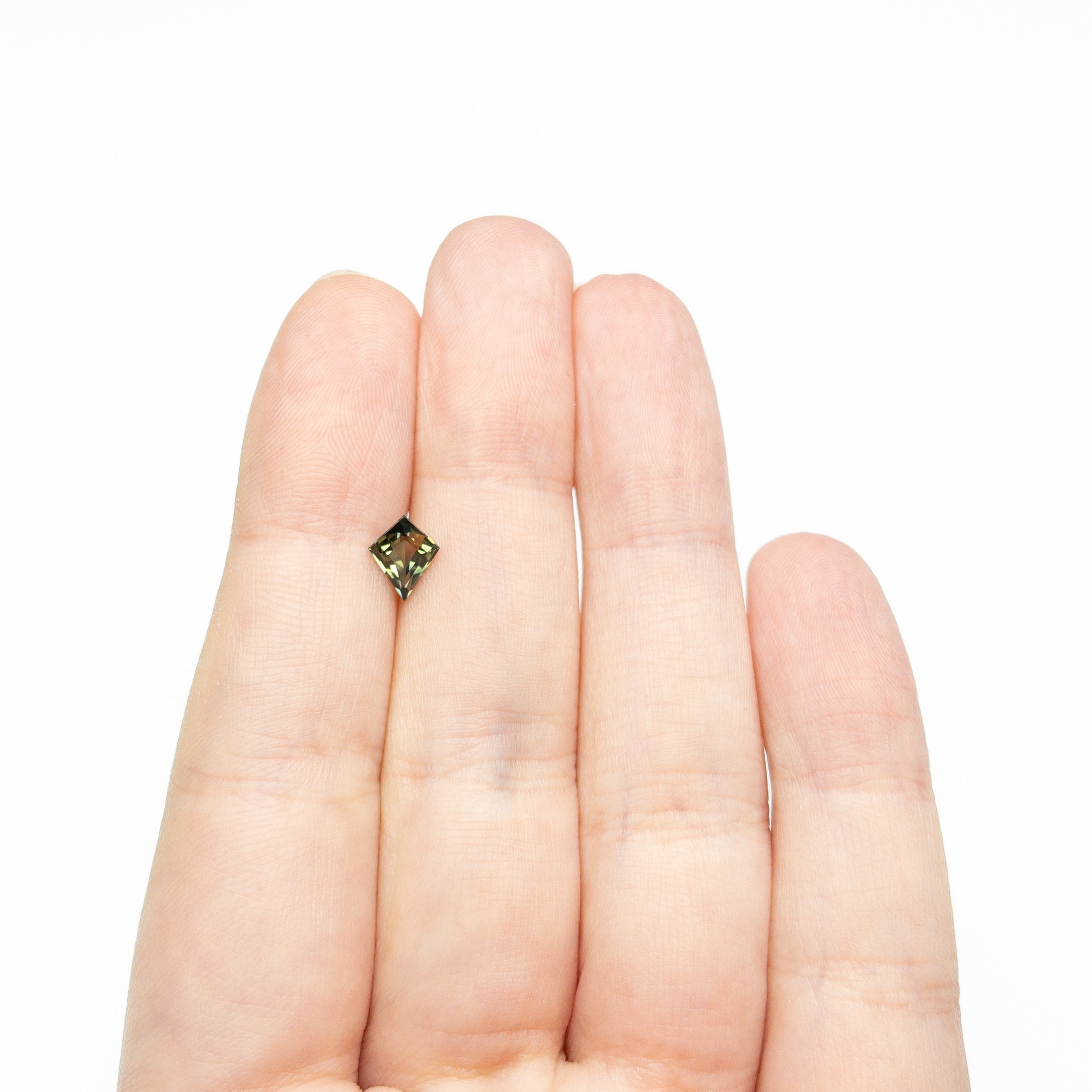 1.02ct 8.39x6.25x3.61mm Kite Step Cut Sapphire 27138 - 03 - Lelya - bespoke engagement and wedding rings made in Scotland, UK