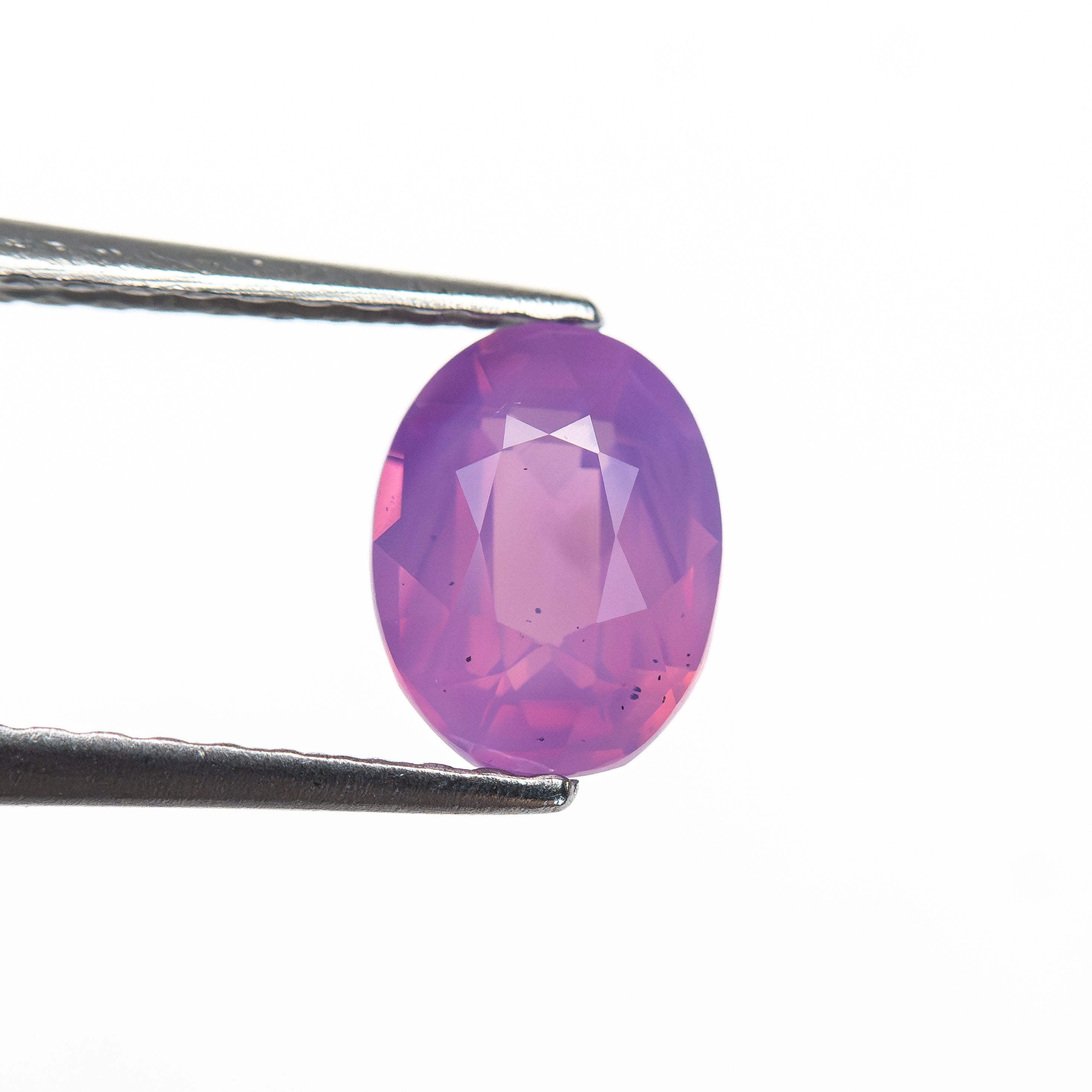 1.03ct 6.78x5.22x3.35mm Oval Brilliant Sapphire 28248-01 - Lelya - bespoke engagement and wedding rings made in Scotland, UK