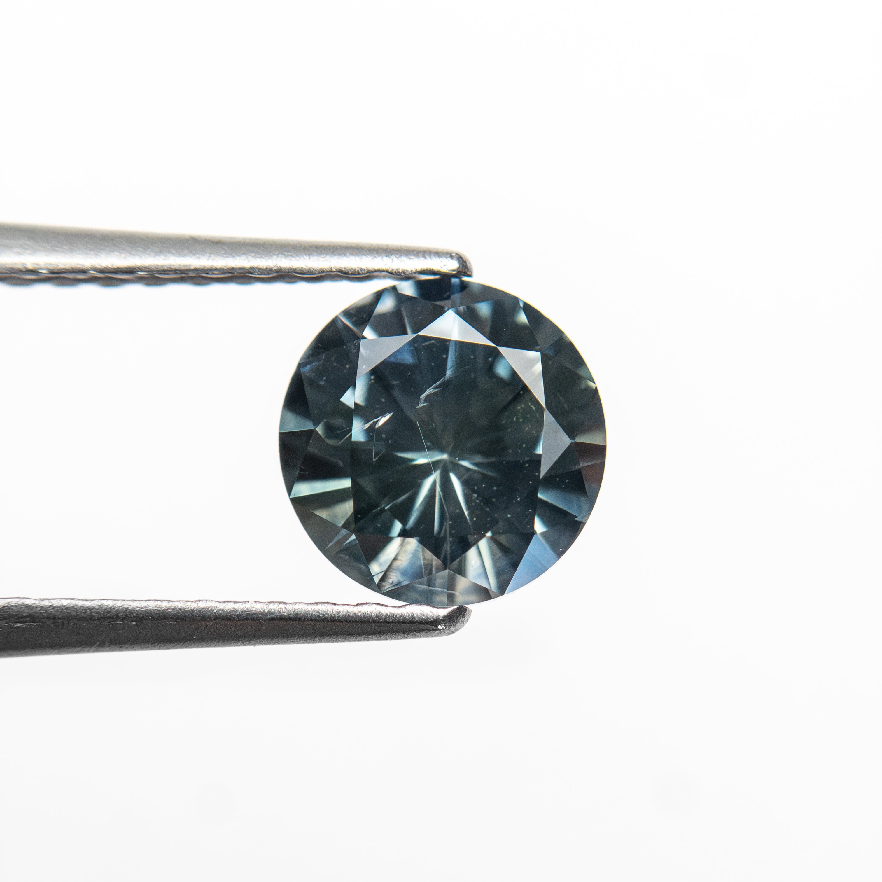 1.04ct 6.10x6.07x3.89mm Round Brilliant Sapphire 26141 - 25 - Lelya - bespoke engagement and wedding rings made in Scotland, UK