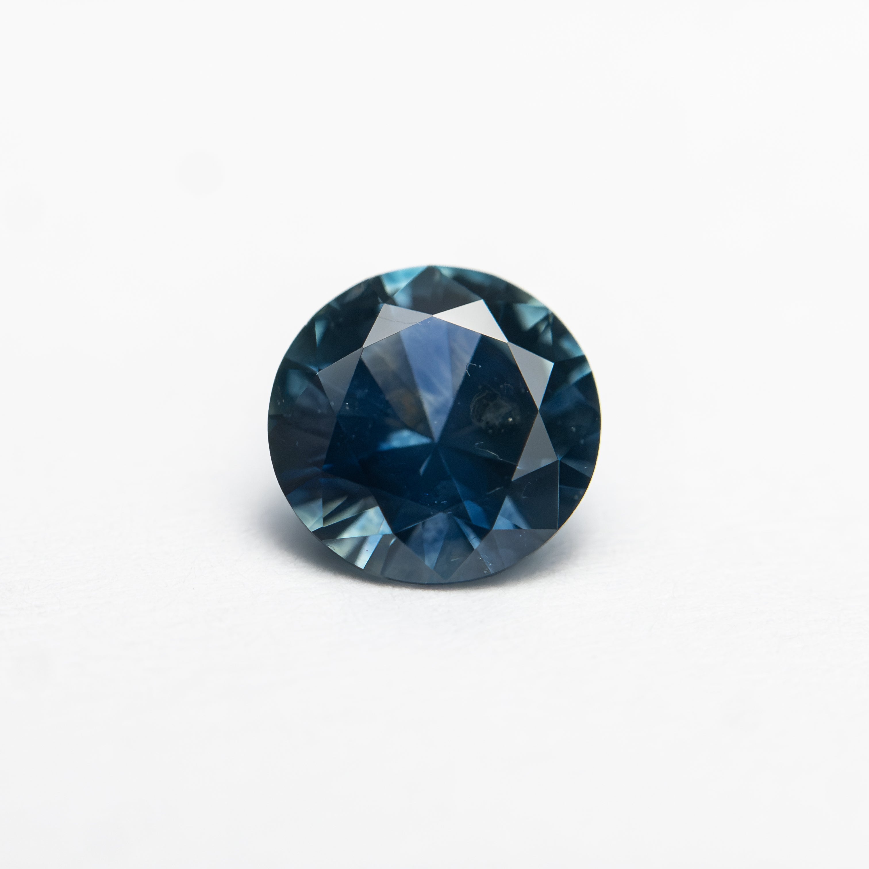 1.04ct 6.27x6.23x3.79mm Round Brilliant Sapphire 26526-16 - Lelya - bespoke engagement and wedding rings made in Scotland, UK