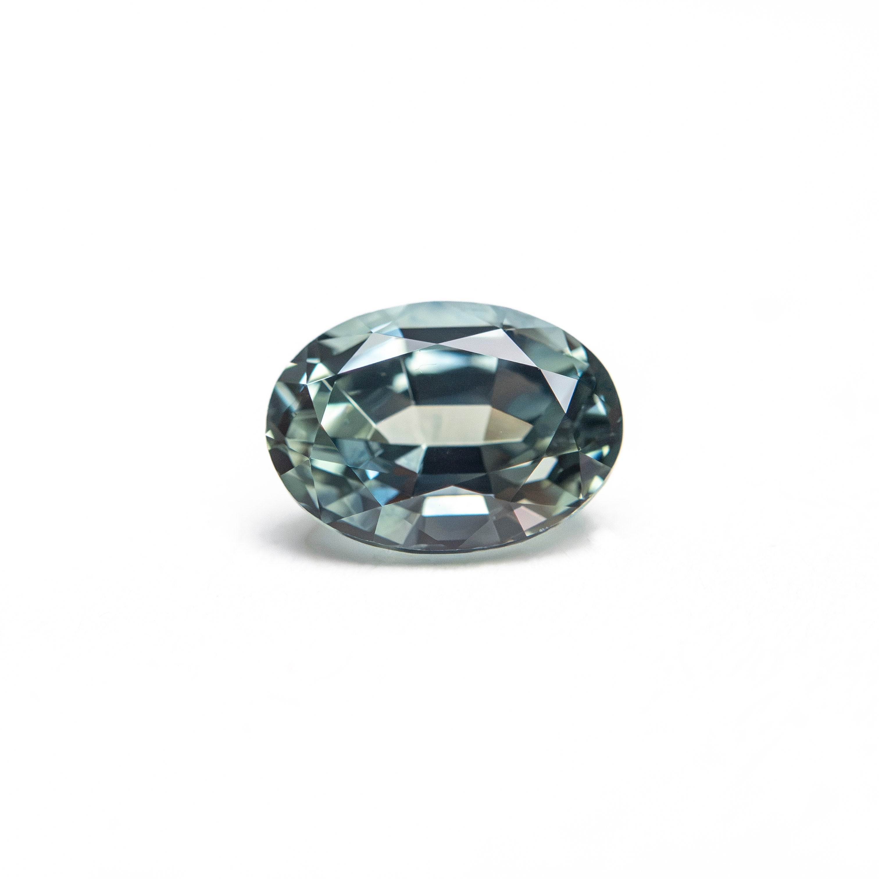 1.05ct 6.86x4.94x3.71mm Oval Brilliant Sapphire 26162-06 - Lelya - bespoke engagement and wedding rings made in Scotland, UK