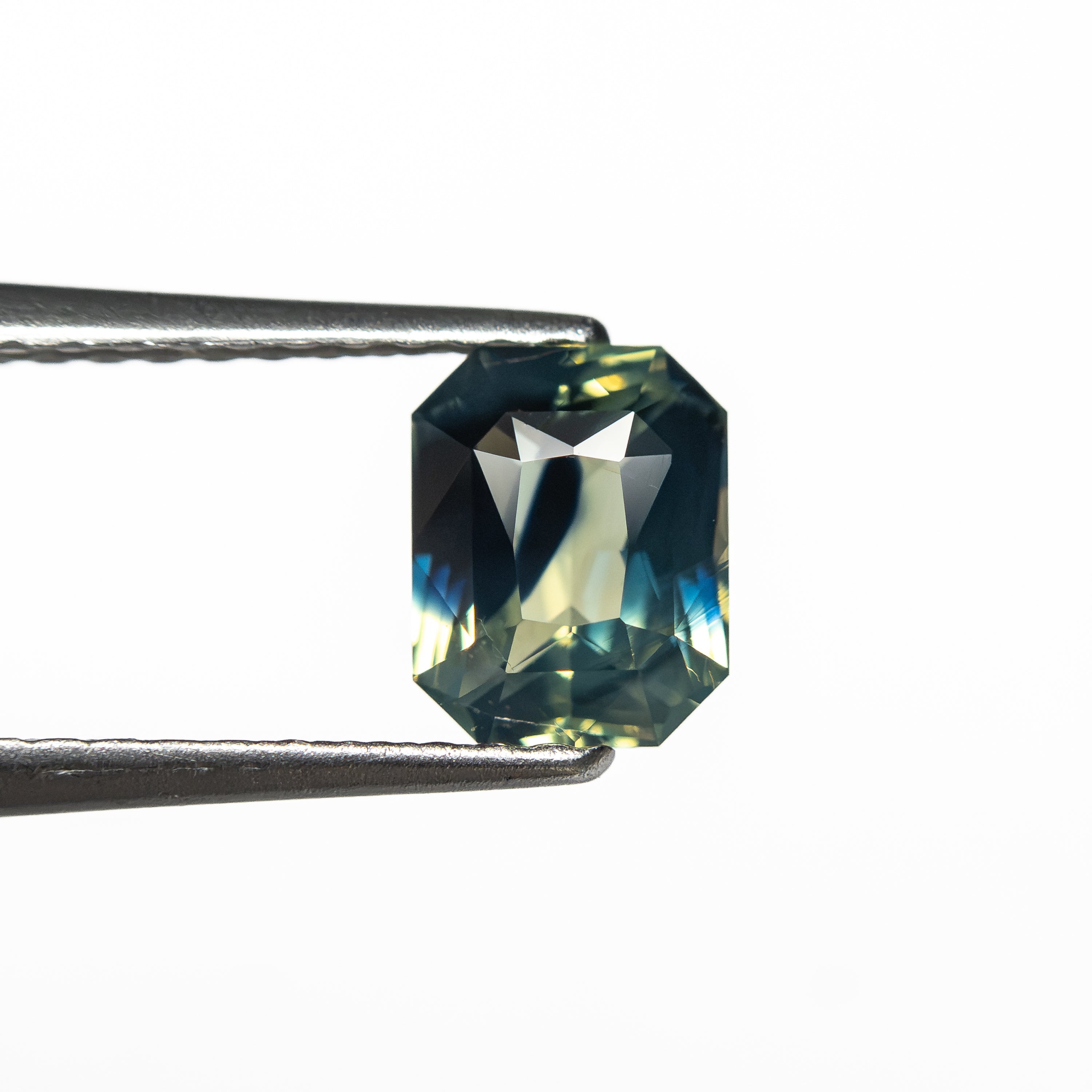 1.06ct 6.10x4.79x3.47mm Cut Corner Rectangle Brilliant Sapphire 28225-01 - Lelya - bespoke engagement and wedding rings made in Scotland, UK