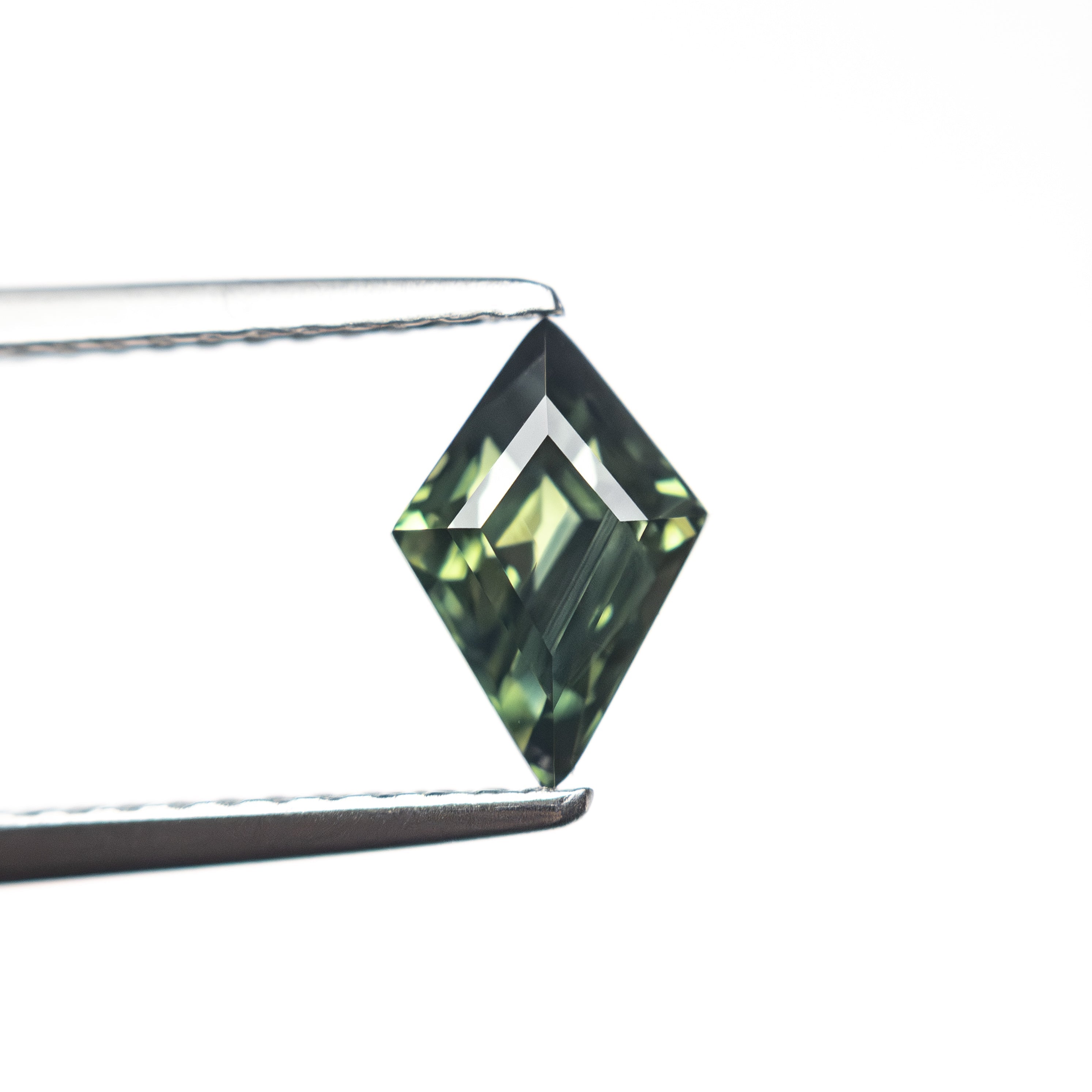 1.06ct 8.15x5.50x4.23mm Kite Step Cut Sapphire 27138 - 01 - Lelya - bespoke engagement and wedding rings made in Scotland, UK