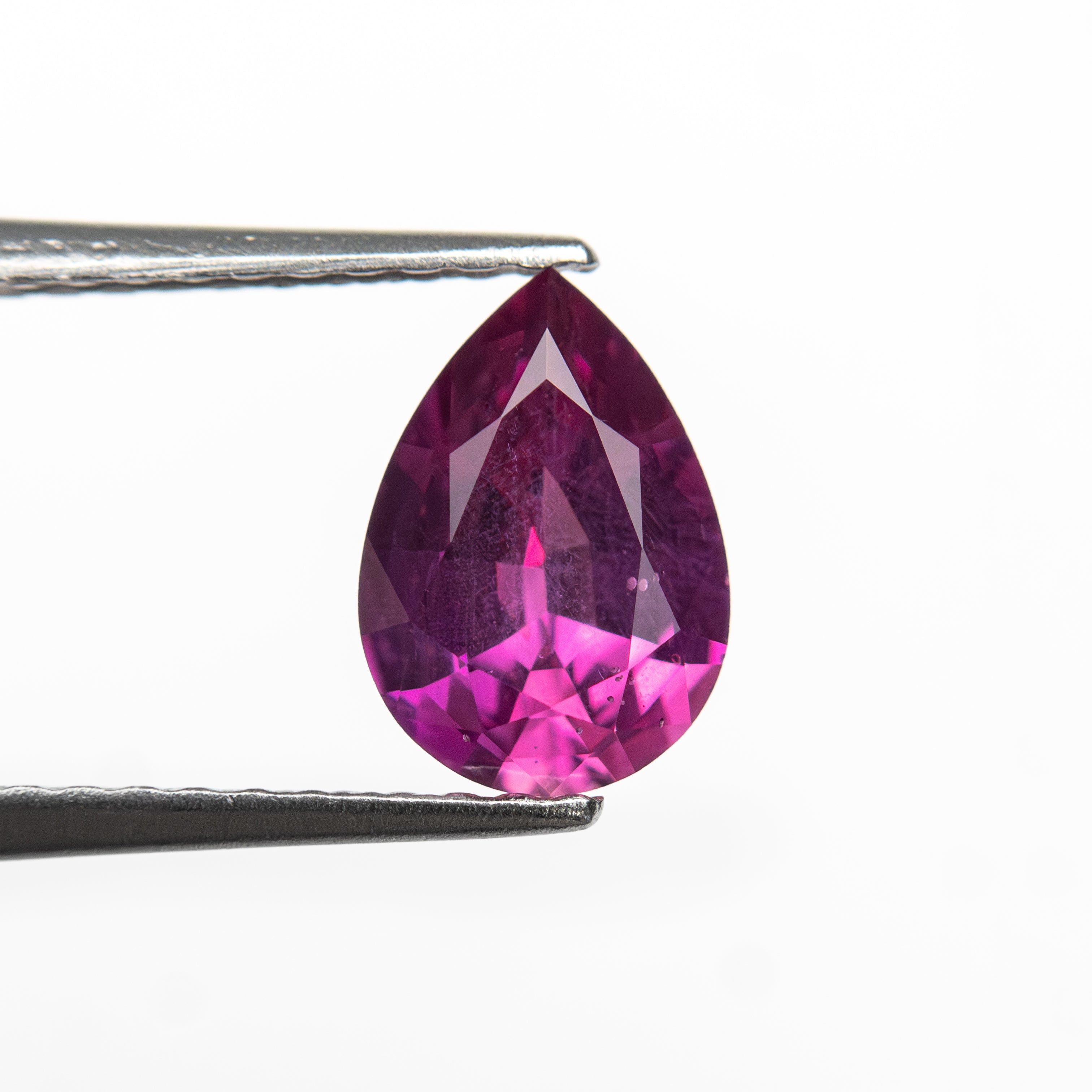 1.10ct 7.93x5.56x3.42mm Pear Brilliant Sapphire 27955 - 31 - Lelya - bespoke engagement and wedding rings made in Scotland, UK