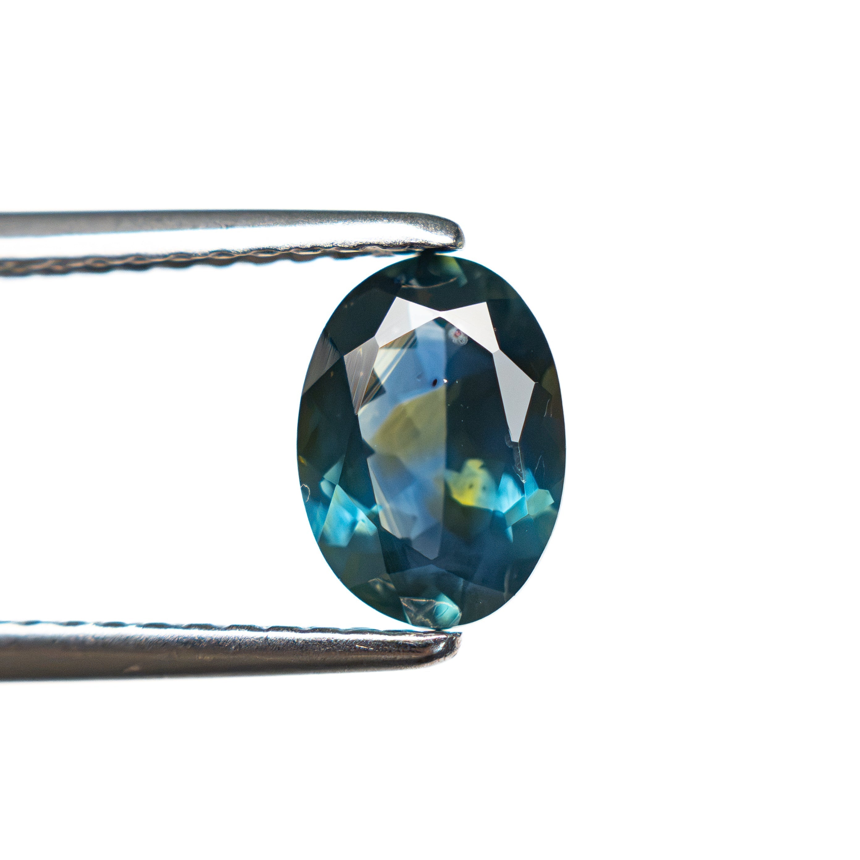 1.11ct 7.54x5.40x3.20mm Oval Brilliant Sapphire 28028-23 - Lelya - bespoke engagement and wedding rings made in Scotland, UK