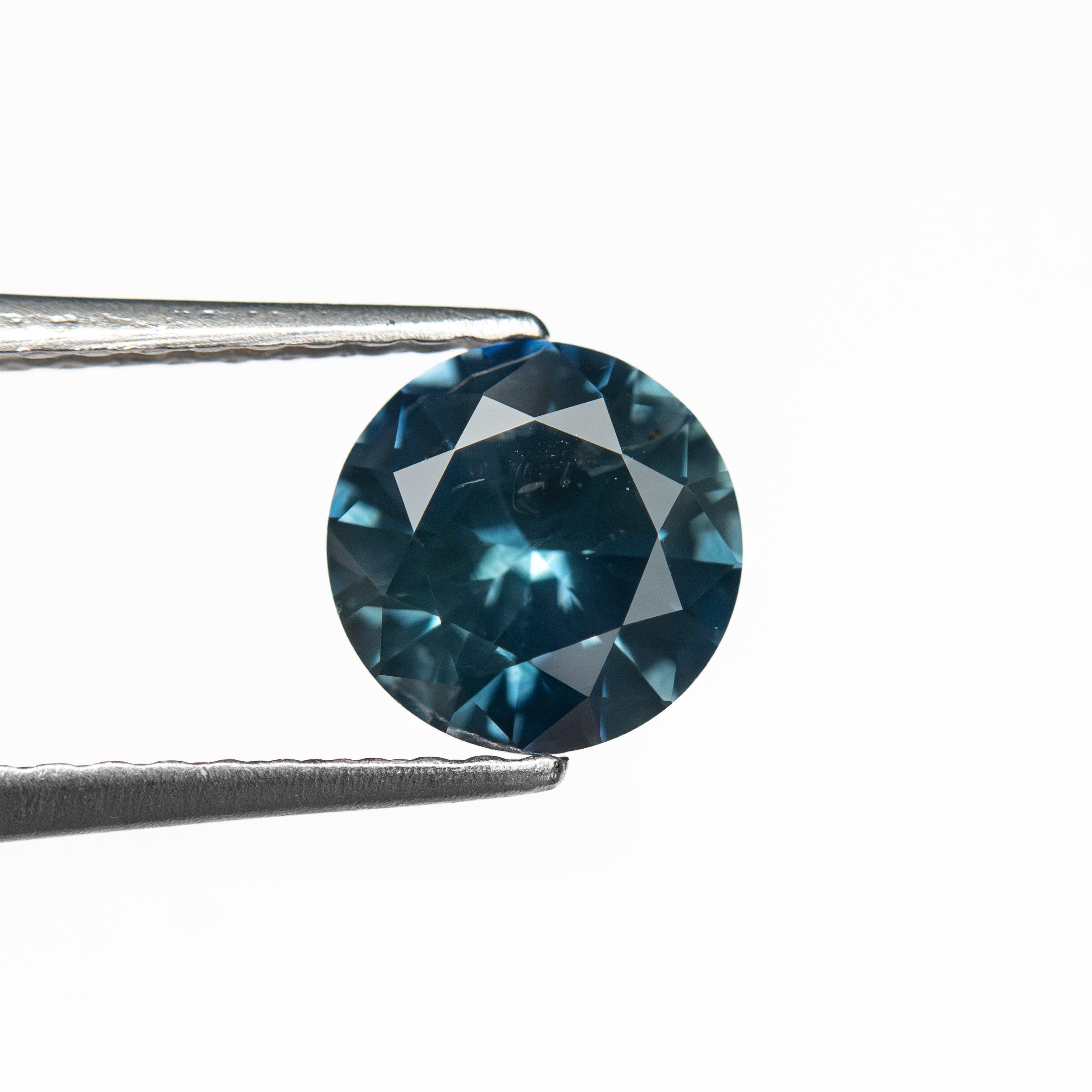 1.13ct 6.33x6.32x3.82mm Round Brilliant Sapphire 26526-13 - Lelya - bespoke engagement and wedding rings made in Scotland, UK
