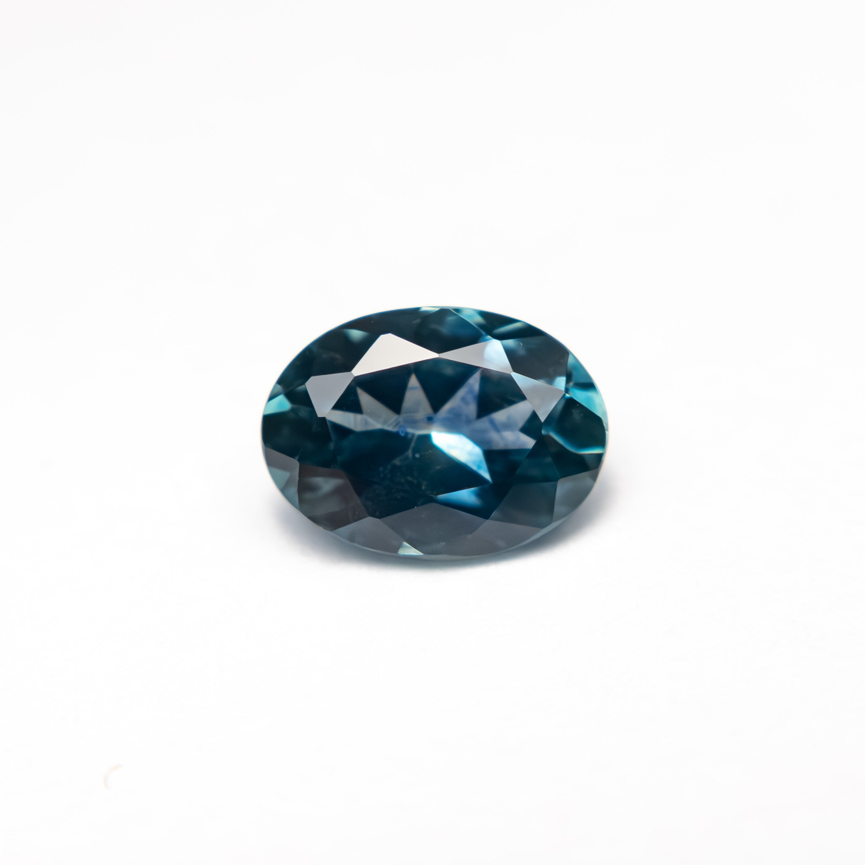 1.13ct 7.38x5.45x345mm Oval Brilliant Sapphire 28028-01 - Lelya - bespoke engagement and wedding rings made in Scotland, UK