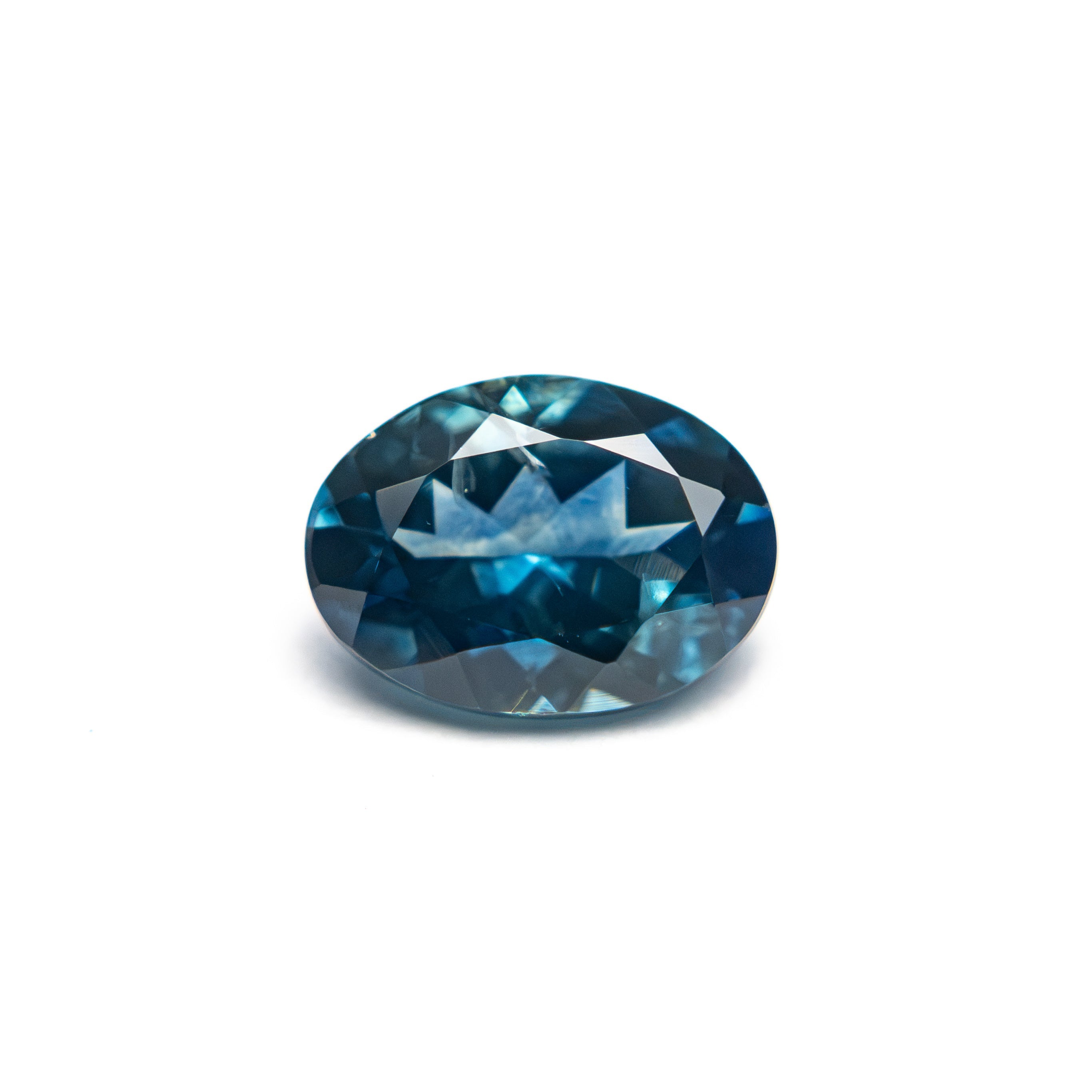 1.19ct 7.37x5.41x3.34mm Oval Brilliant Sapphire 28028-26 - Lelya - bespoke engagement and wedding rings made in Scotland, UK