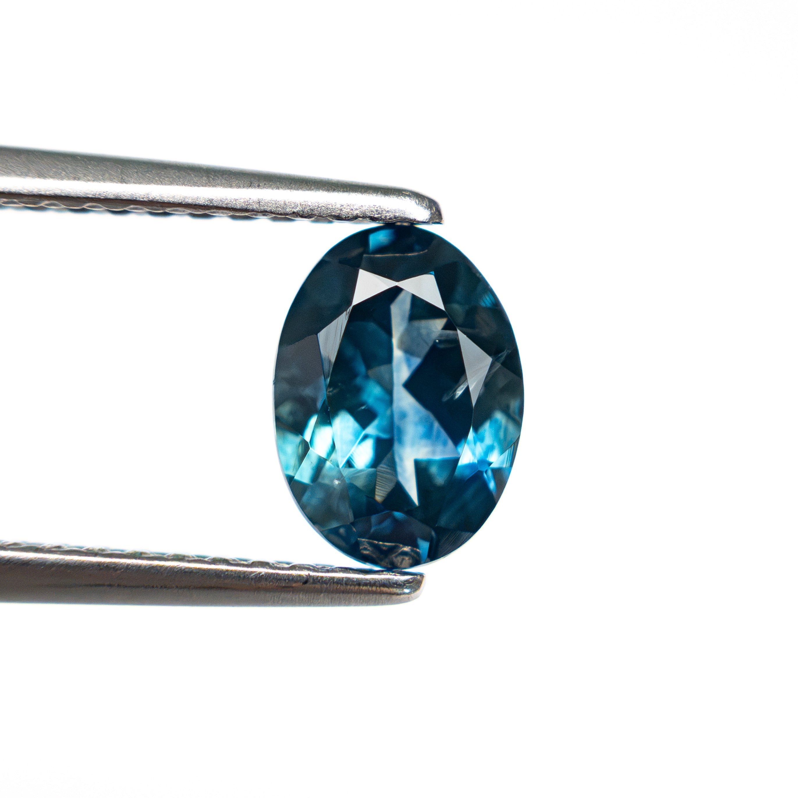 1.19ct 7.37x5.41x3.34mm Oval Brilliant Sapphire 28028-26 - Lelya - bespoke engagement and wedding rings made in Scotland, UK