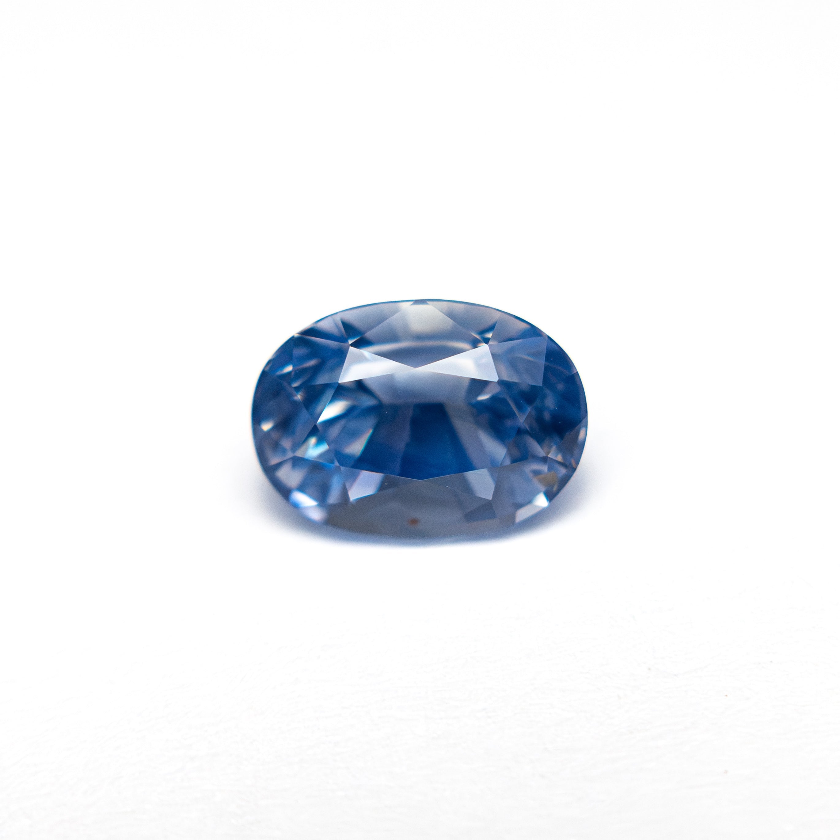 1.21ct 6.92x4.97x4.33mm Oval Brilliant Sapphire 28207-01 - Lelya - bespoke engagement and wedding rings made in Scotland, UK