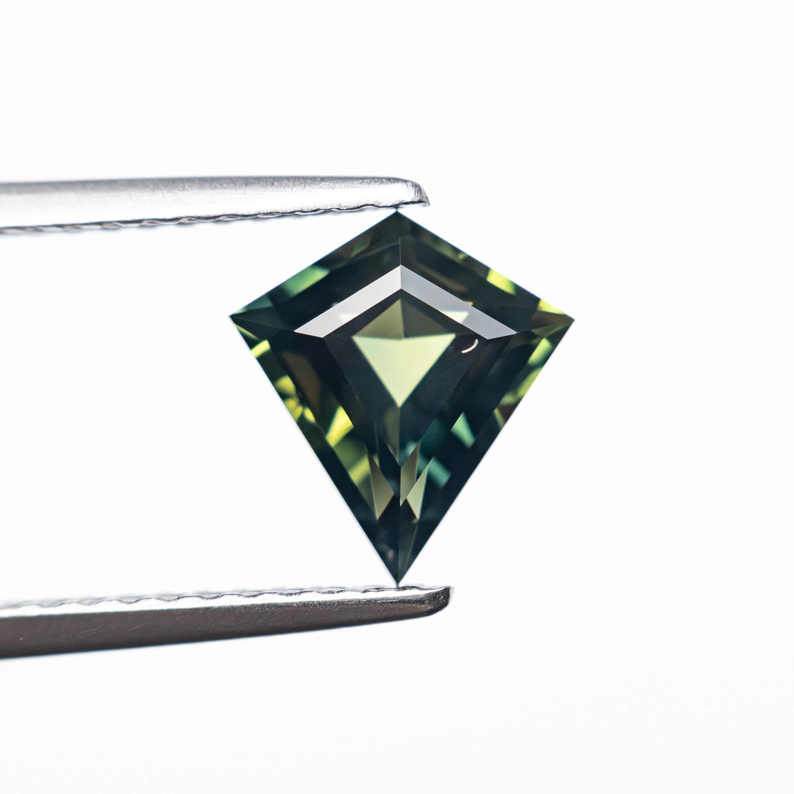 1.22ct 8.21x7.62x3.77mm Kite Step Cut Sapphire 27350 - 01 - Lelya - bespoke engagement and wedding rings made in Scotland, UK