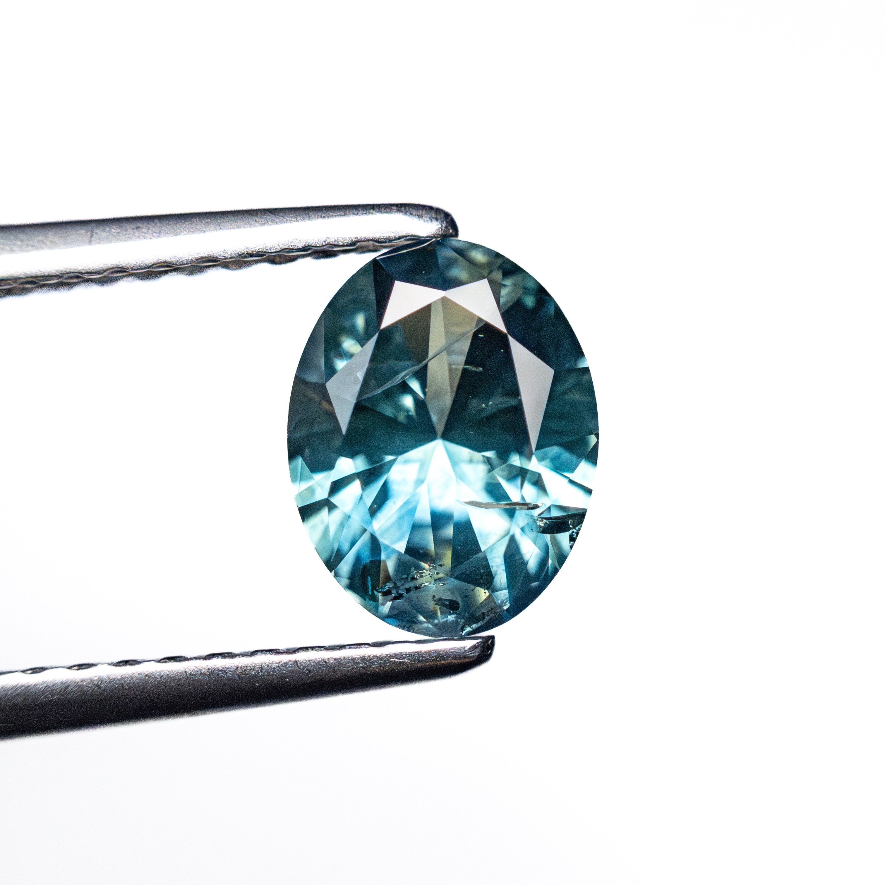 1.26ct 7.55x5.88x3.82mm Oval Brilliant Sapphire 26527 - 05 - Lelya - bespoke engagement and wedding rings made in Scotland, UK