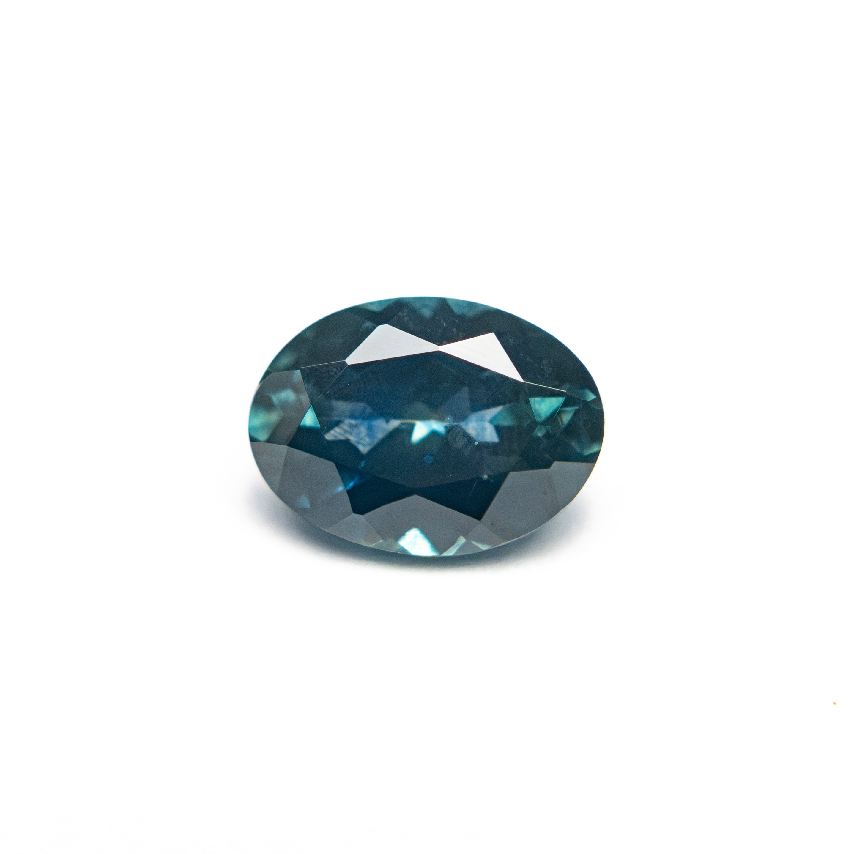 1.28ct 7.44x5.47x3.72mm Oval Brilliant Sapphire 28028-25 - Lelya - bespoke engagement and wedding rings made in Scotland, UK