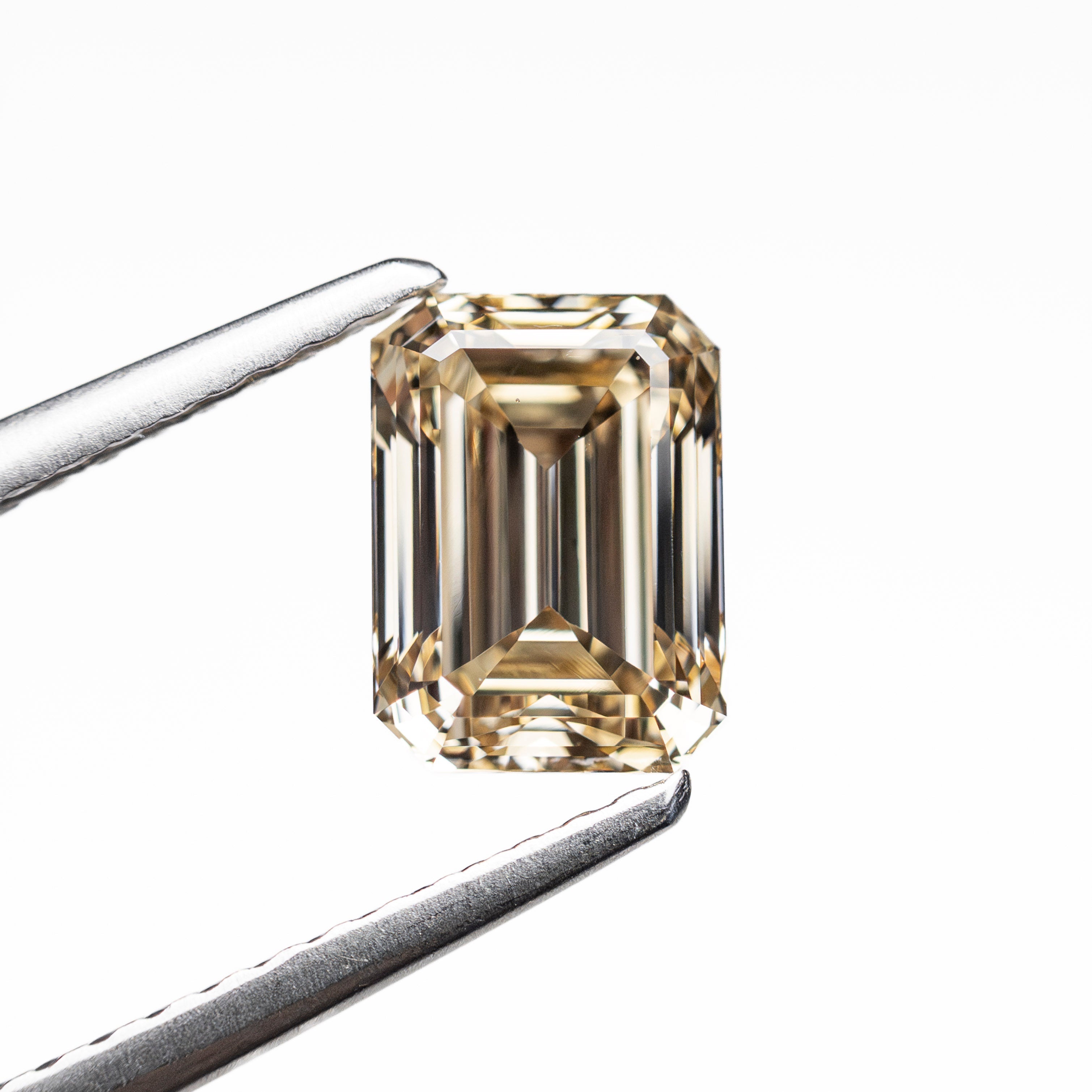 1.37ct 7.28x5.30x3.63mm VS1 C4 Cut Corner Rectangle Step Cut 🇨🇦 27988-01 - Lelya - bespoke engagement and wedding rings made in Scotland, UK