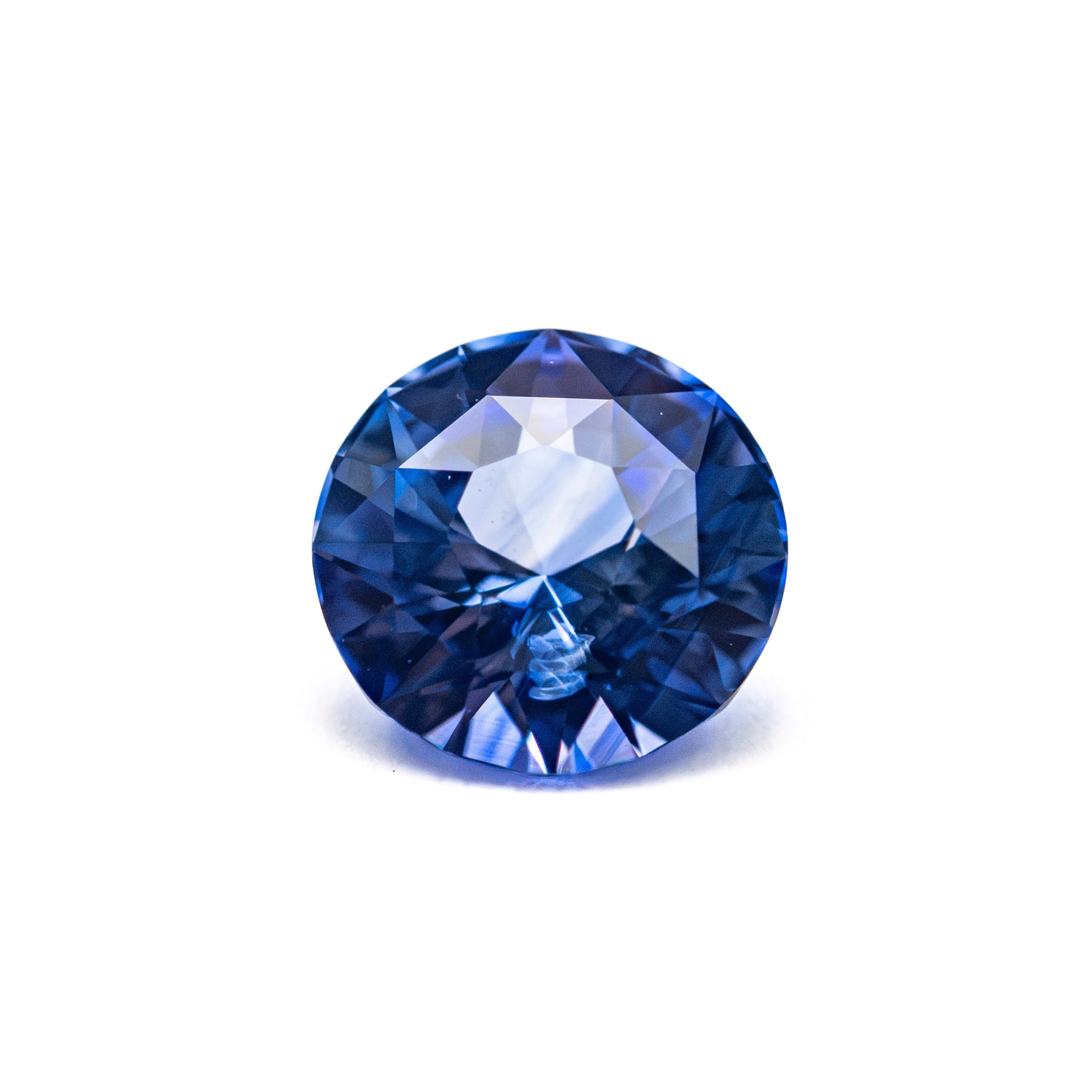 1.42ct 6.93x6.80x4.08mm Round Brilliant Sapphire 28277-01 - Lelya - bespoke engagement and wedding rings made in Scotland, UK