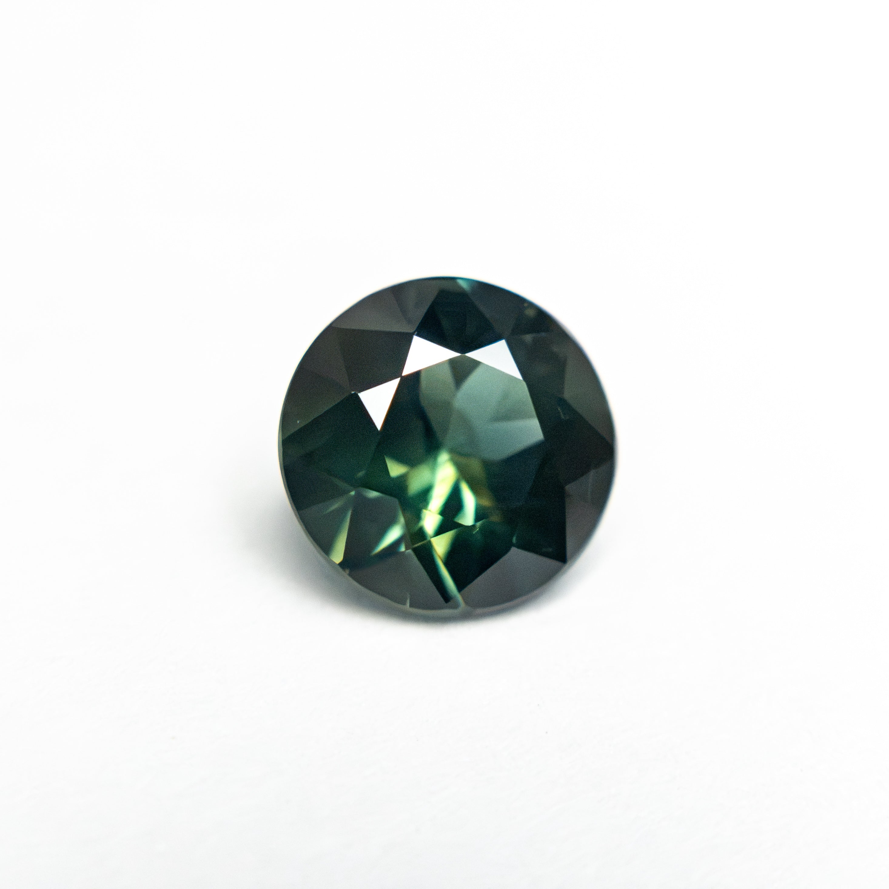 1.49ct 7.00x7.12x4.08mm Round Brilliant Sapphire 23810-02 - Lelya - bespoke engagement and wedding rings made in Scotland, UK