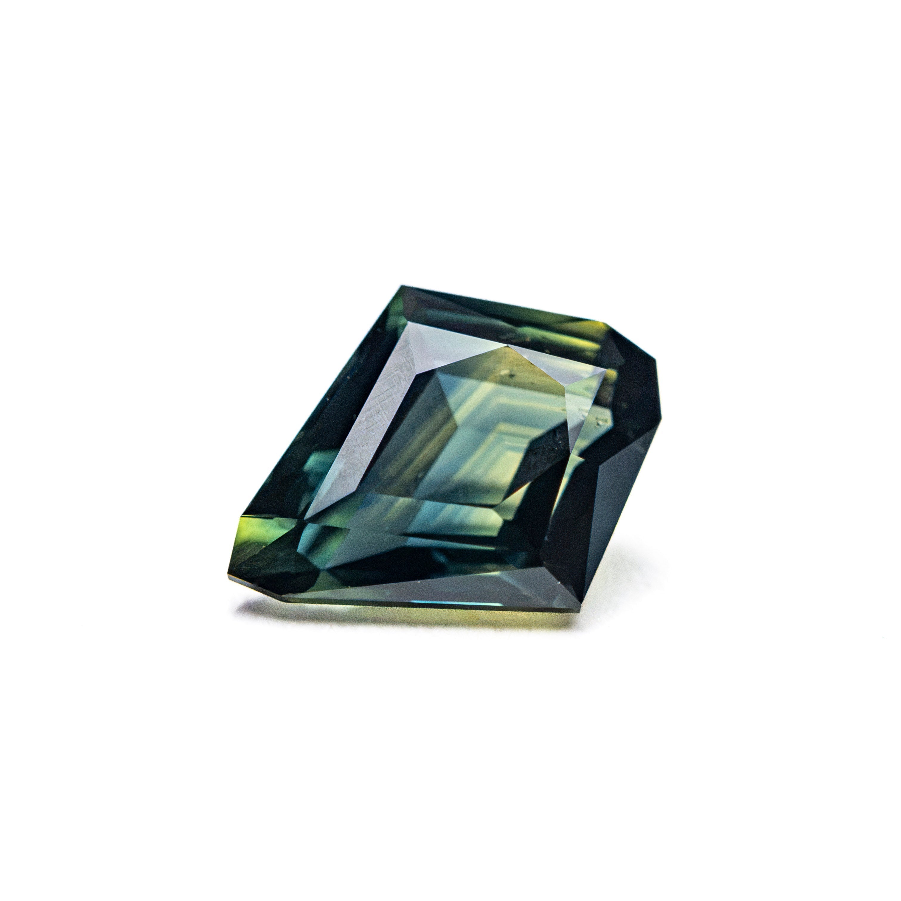 1.50ct 8.96x7.13x3.58mm Kite Brilliant Sapphire 27766-03 - Lelya - bespoke engagement and wedding rings made in Scotland, UK