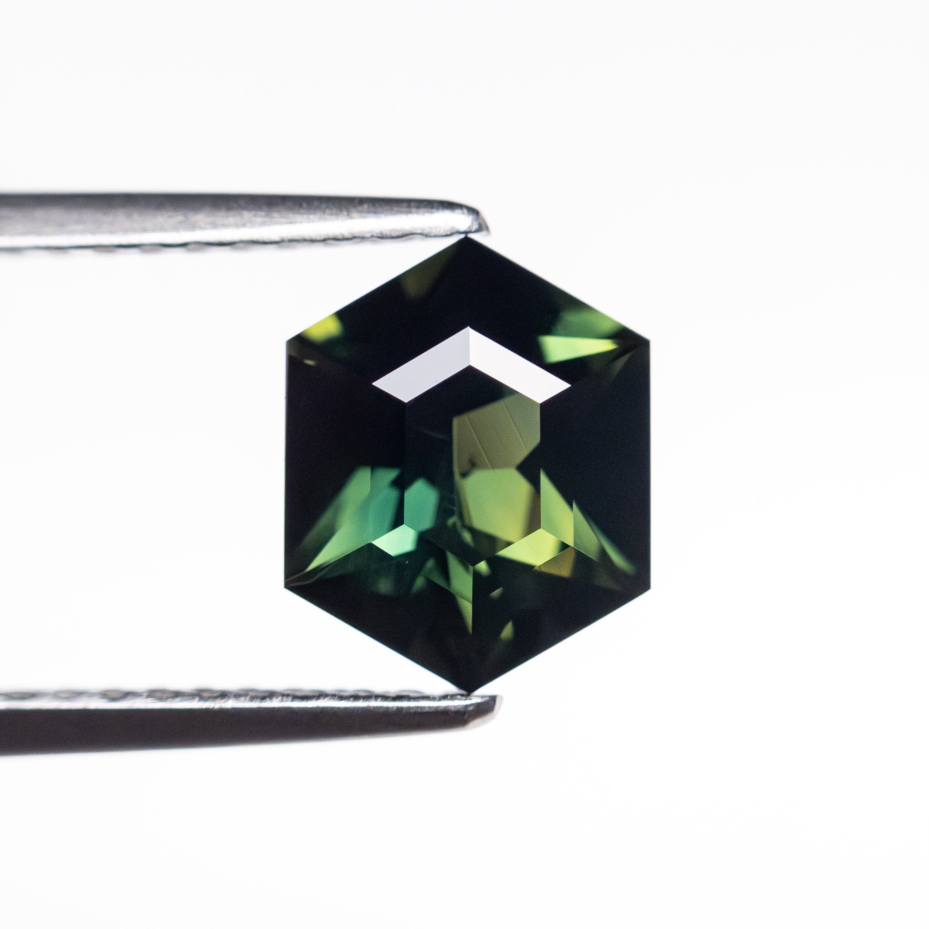 1.51ct 8.20x6.58x3.95mm Hexagon Step Cut Sapphire 26344 - 02 - Lelya - bespoke engagement and wedding rings made in Scotland, UK