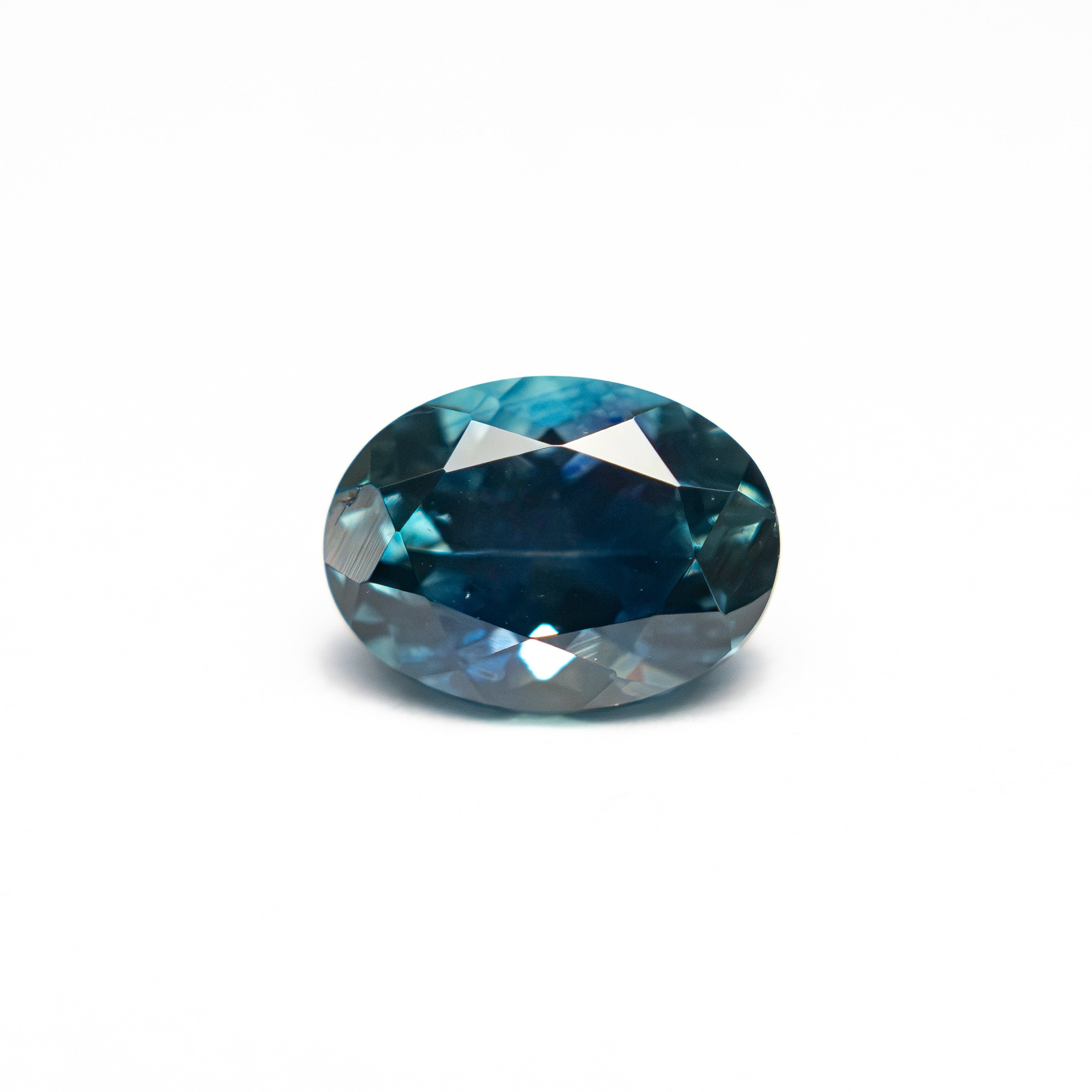 1.58ct 7.58x5.62x4.42mm Oval Brilliant Sapphire 28028-29 - Lelya - bespoke engagement and wedding rings made in Scotland, UK